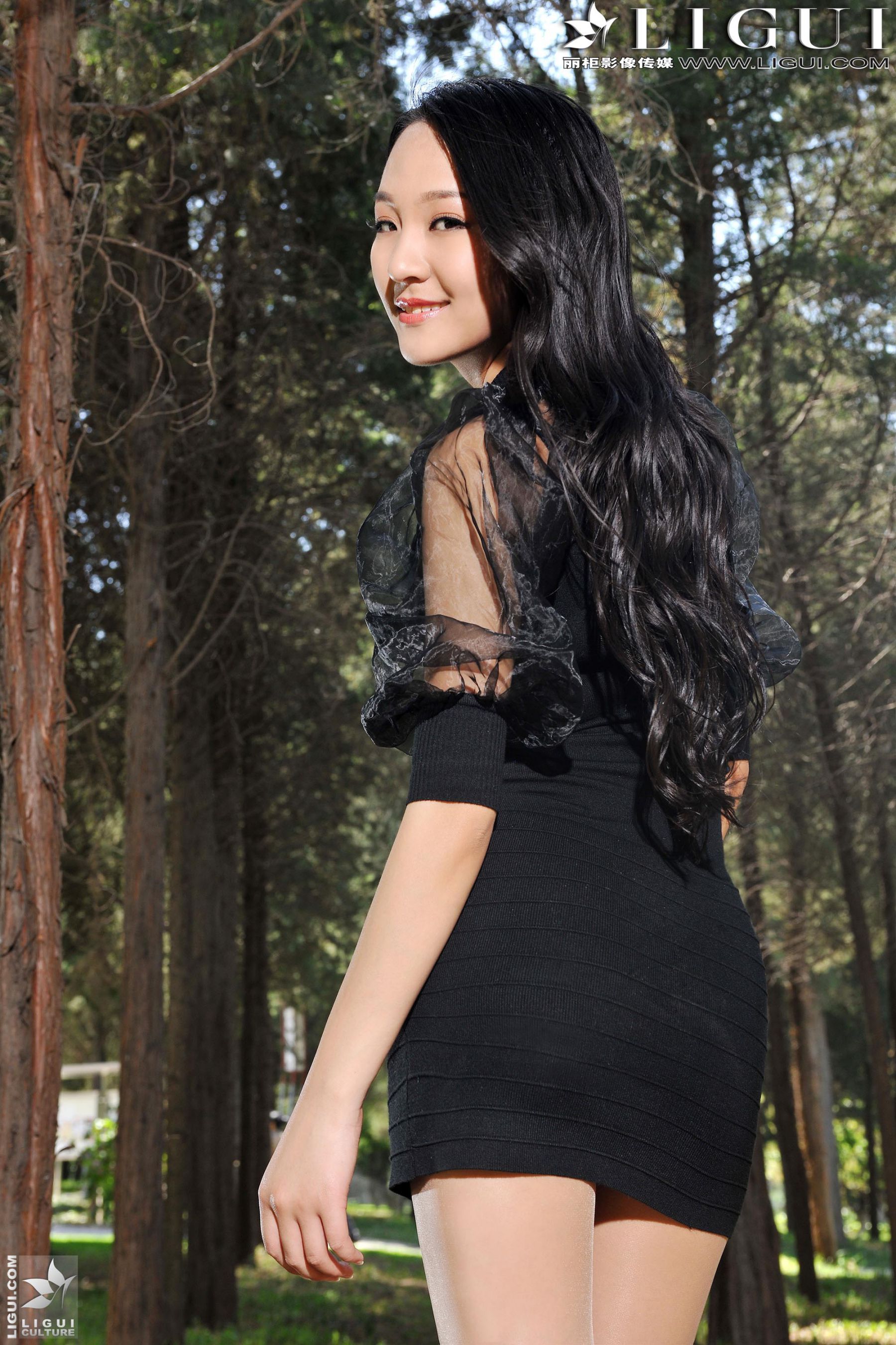 Model Amily《外拍唯美清新蕾丝女神》上下全集 [丽柜贵足] 美腿丝足写真图片_第5张