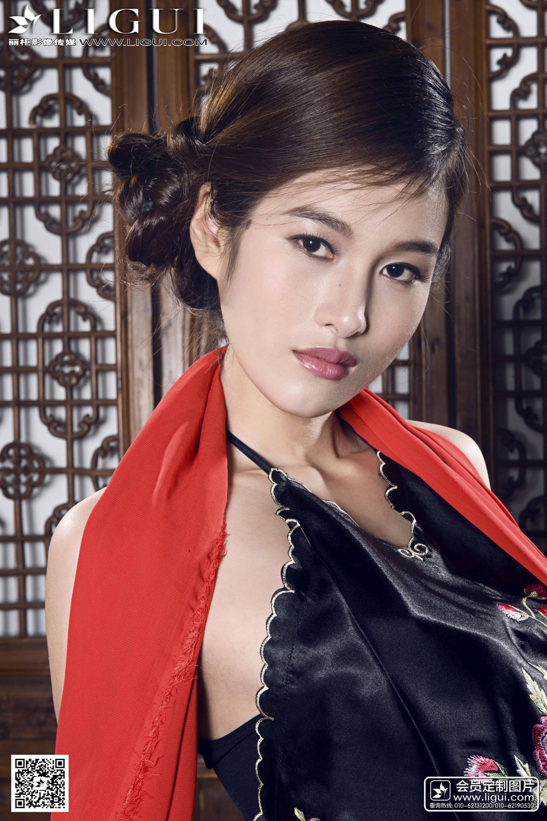 Model 潼潼《肚兜网袜捆绑绳艺》上下全集 [丽柜美束LiGui] 美腿玉足写真图片_第4张