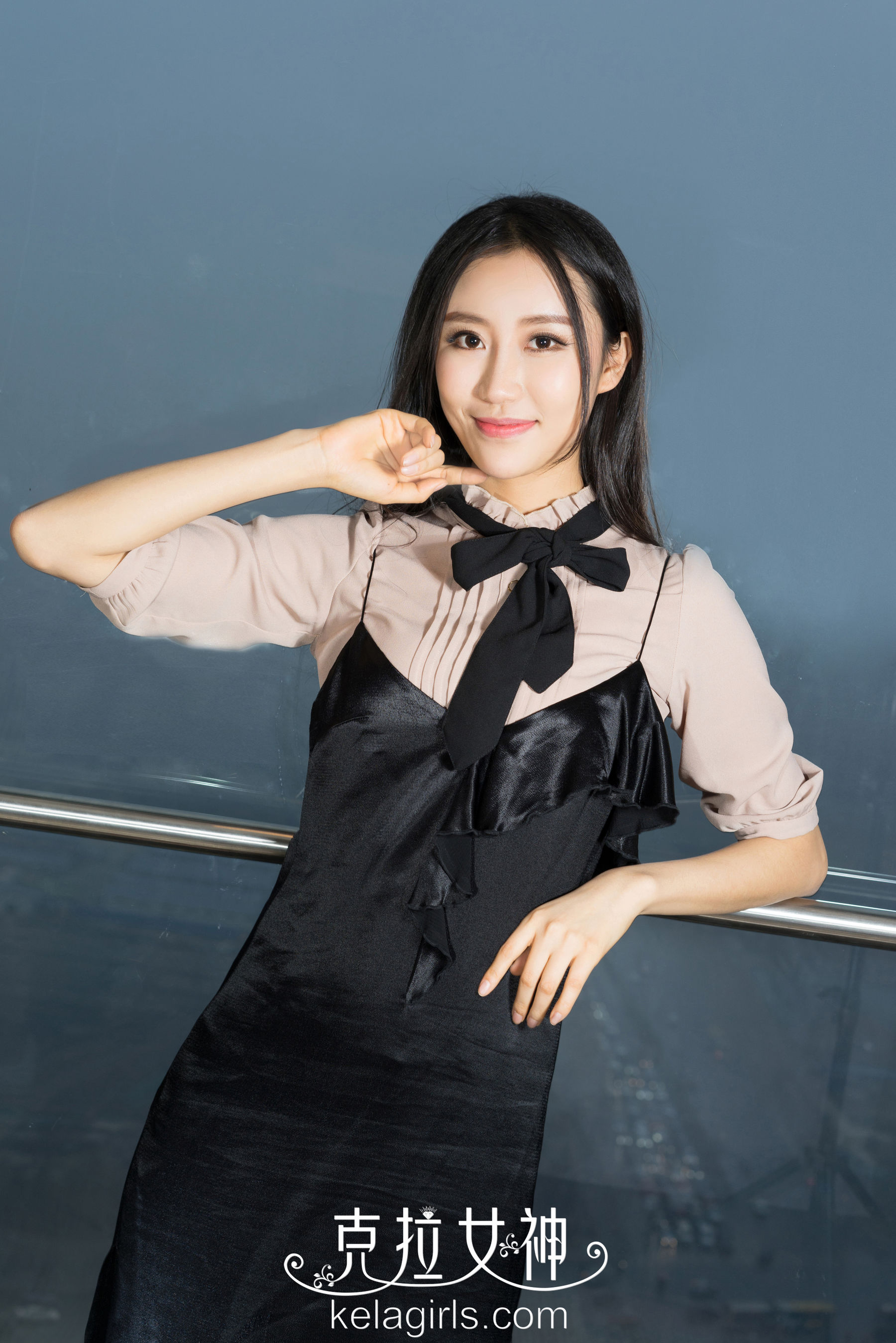 梦珊《公子的贴身校花》 [克拉女神]_第3张