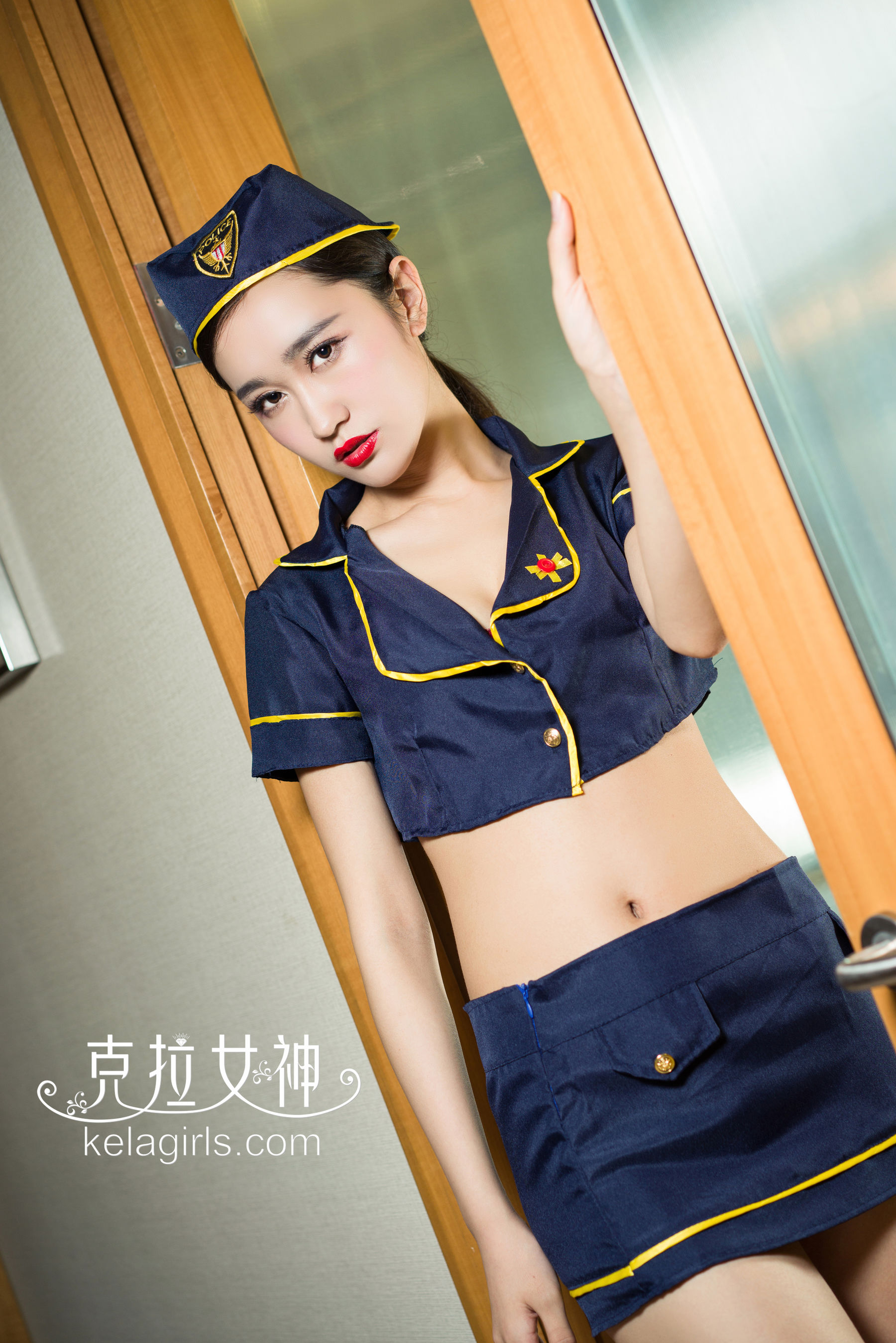 彤萱《空中监狱》 [克拉女神]_第1张