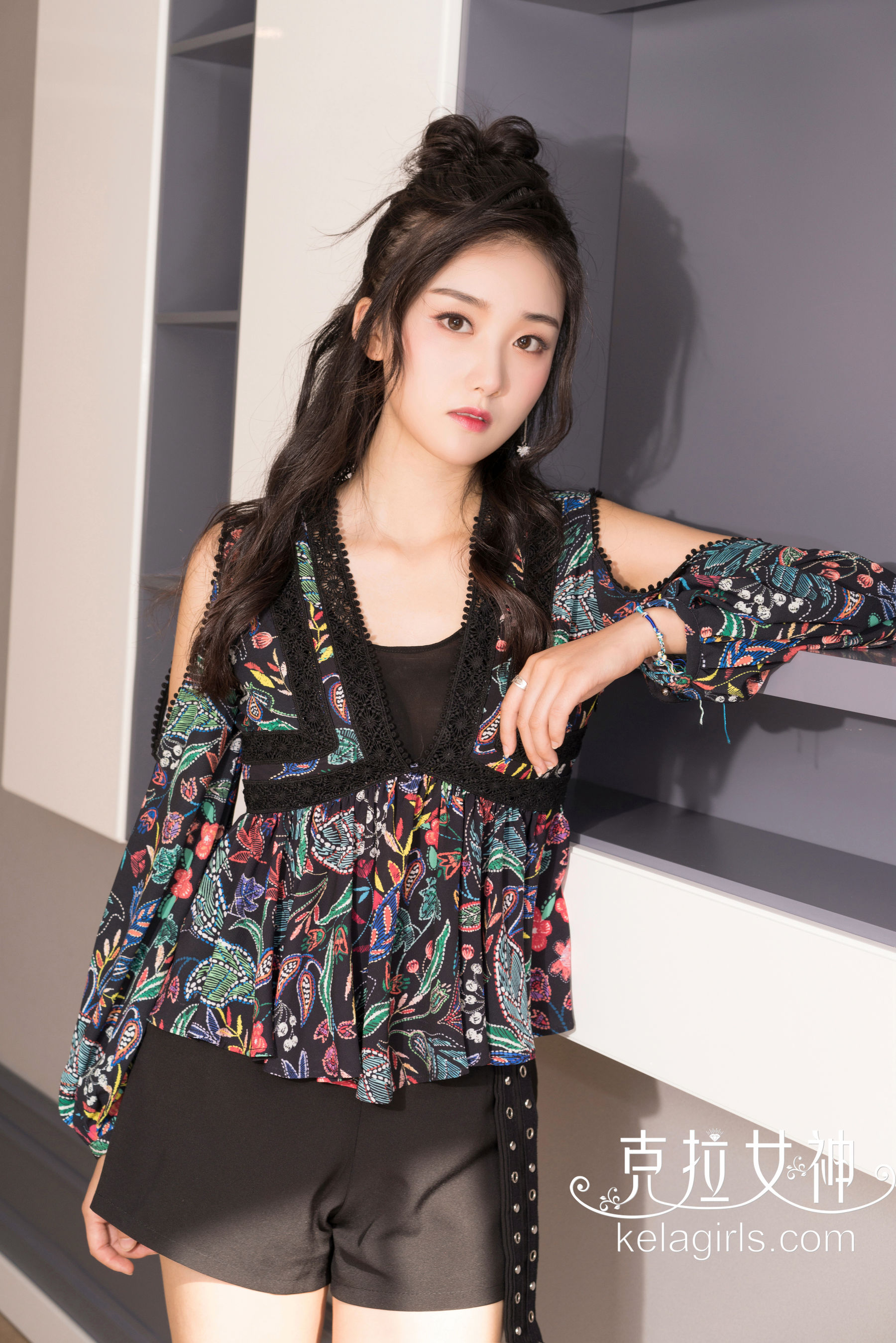 [克拉女神Kelagirls] 馨馨《香足点轻红》_第1张