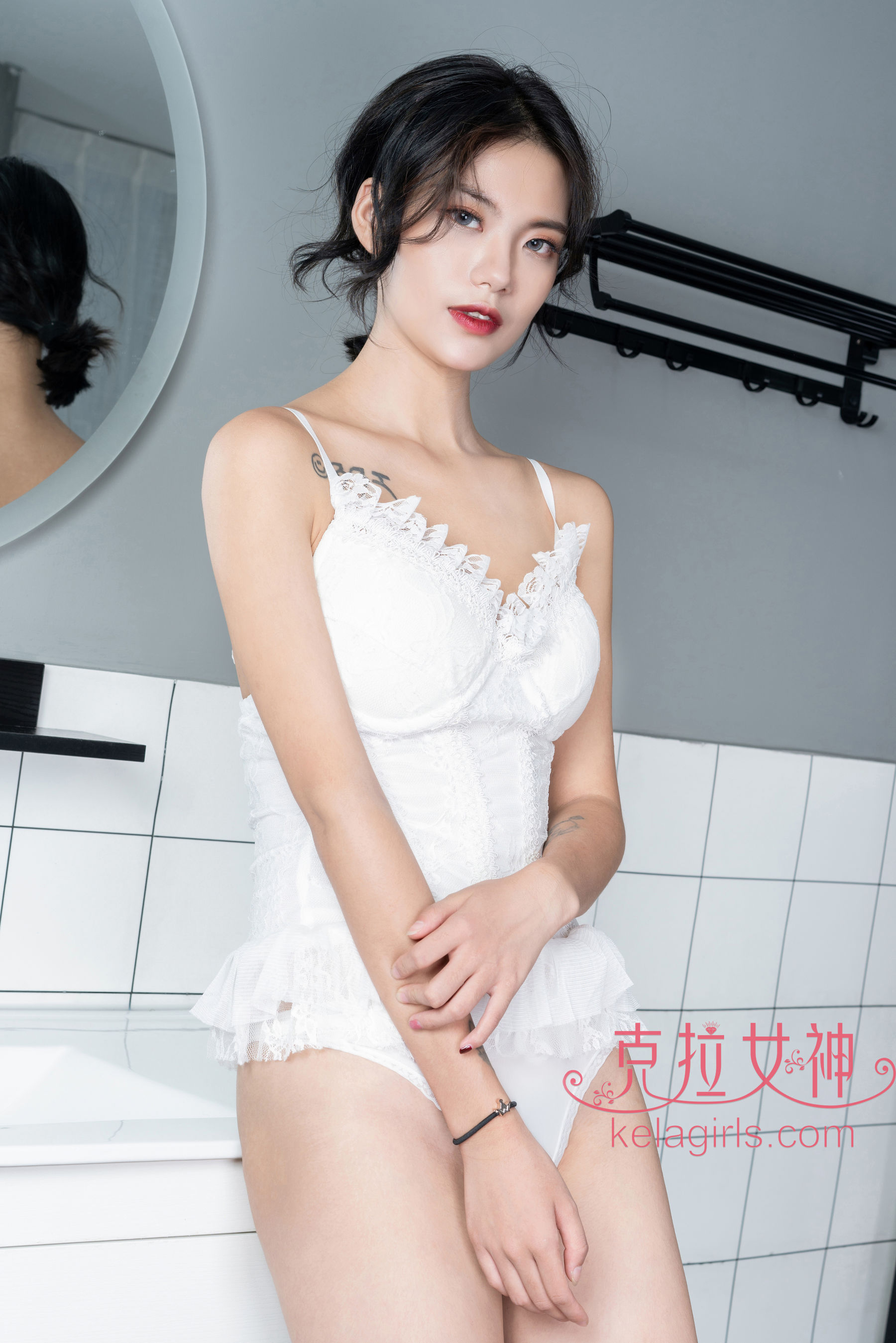 [克拉女神Kelagirls]  羽西 柔韧练习_第2张