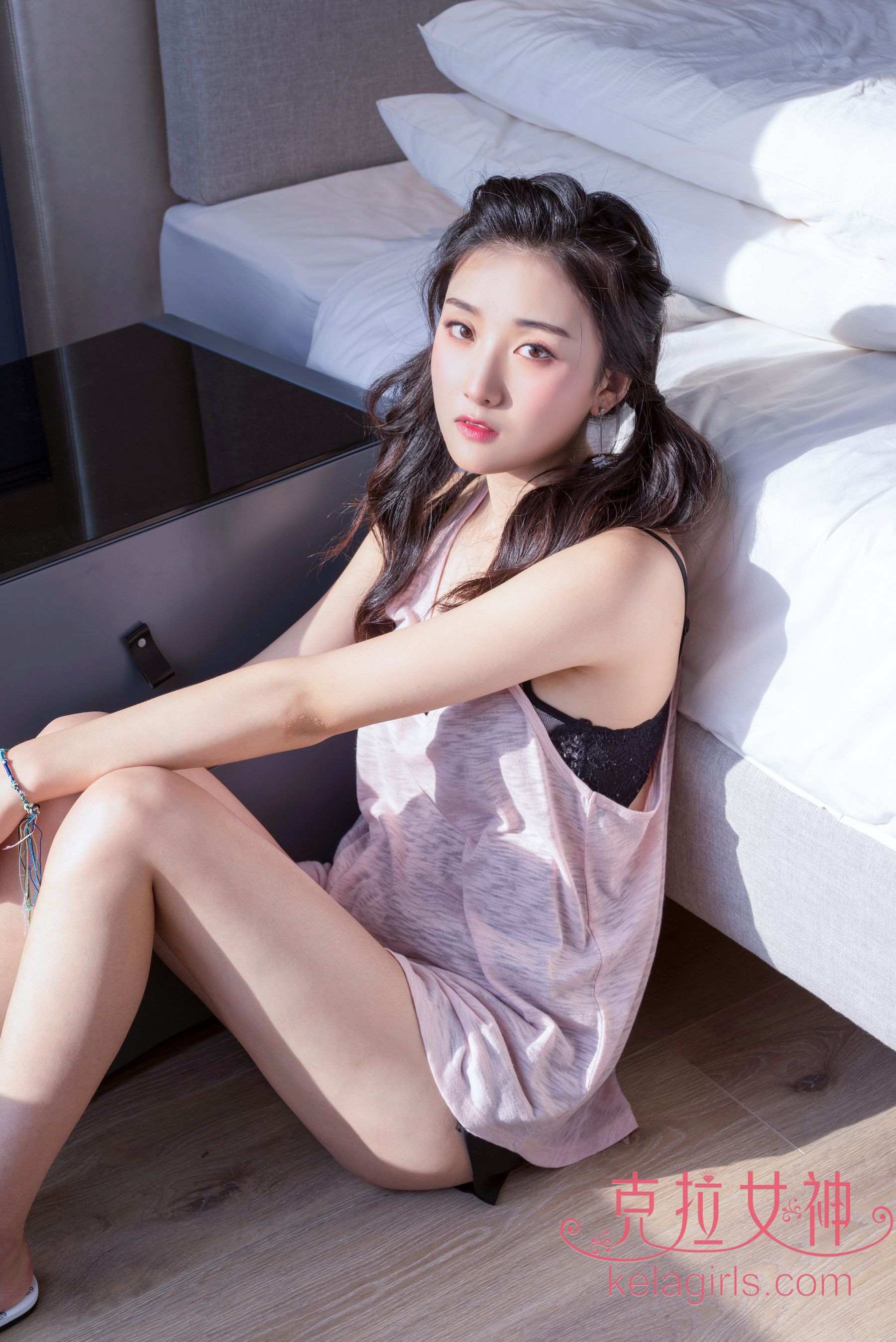 [克拉女神Kelagirls]  馨馨 拖鞋小妹妹_第1张