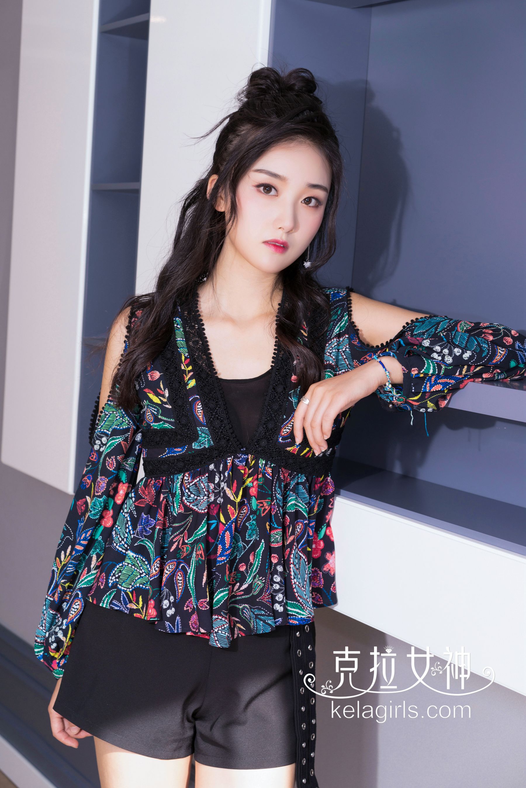 [克拉女神Kelagirls]  馨馨 十指殷红_第2张