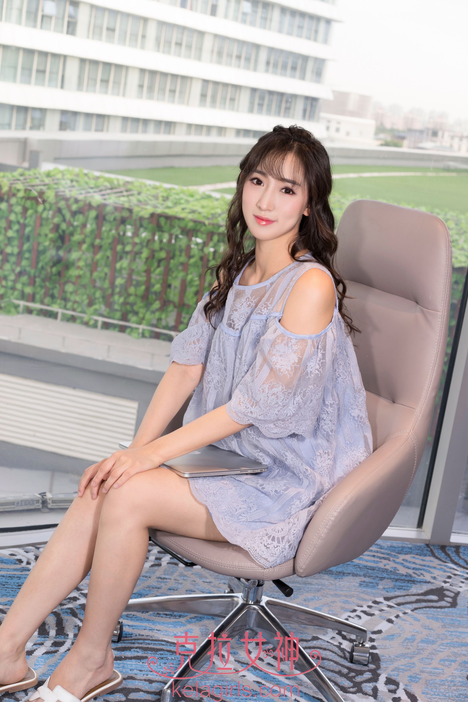 [克拉女神Kelagirls]  姜璐 学姐挑鞋_第1张