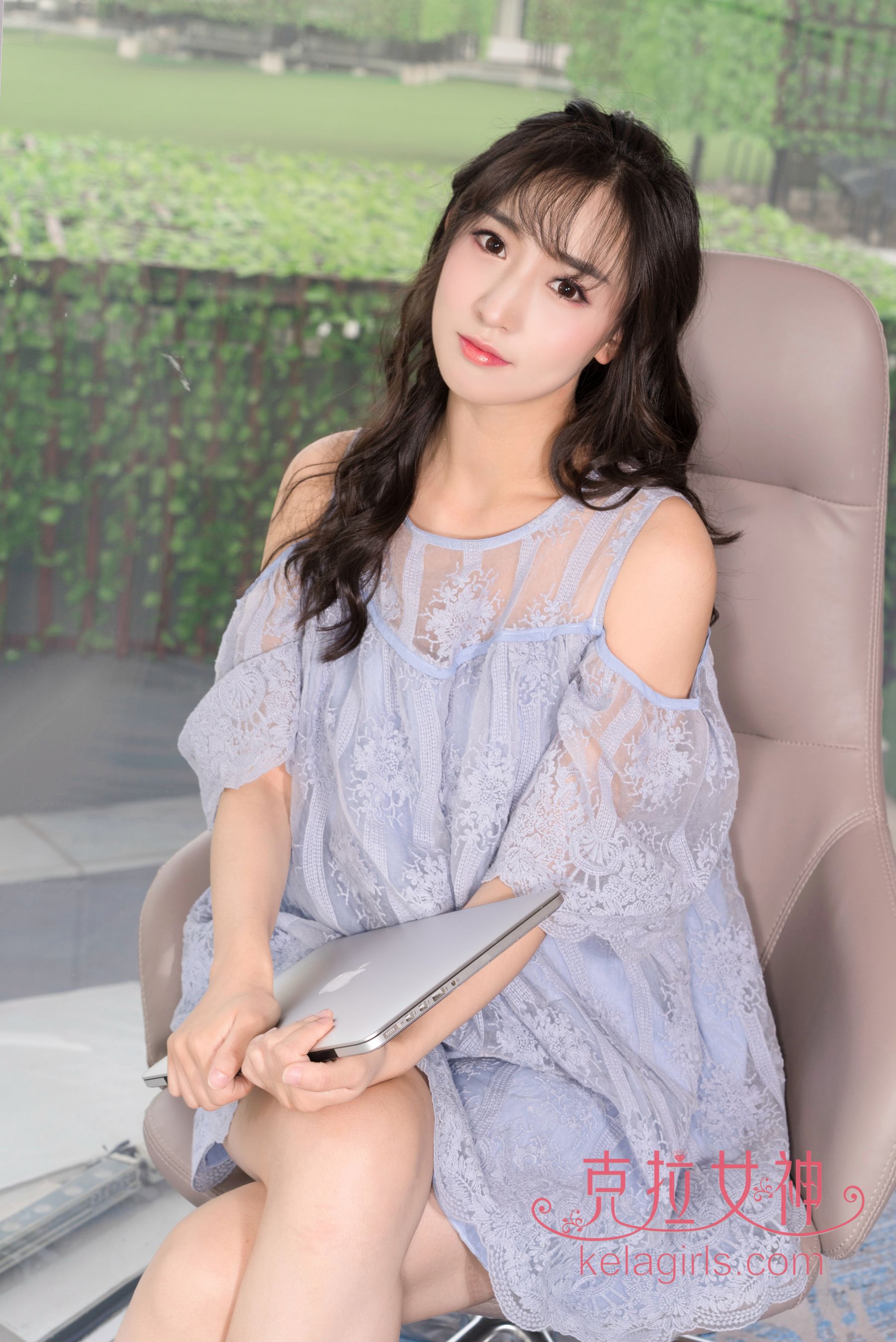 [克拉女神Kelagirls]  姜璐 学姐挑鞋_第2张