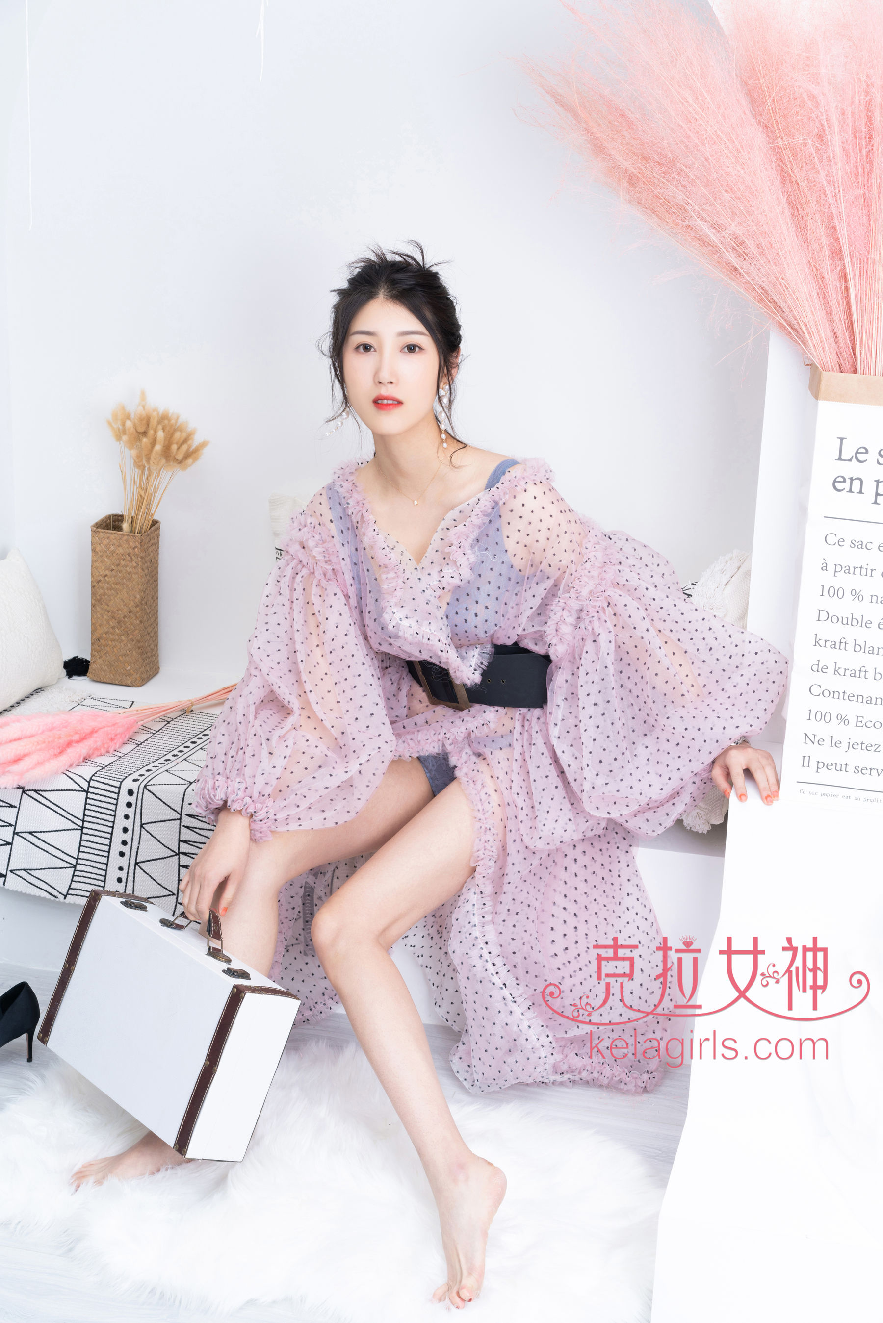 [克拉女神Kelagirls]  王睿 赤脚红尖_第3张