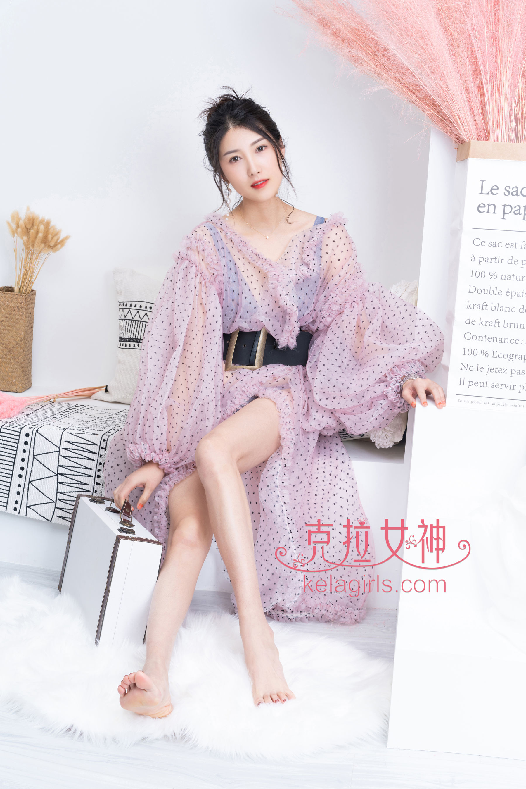 [克拉女神Kelagirls]  王睿 赤脚红尖_第4张