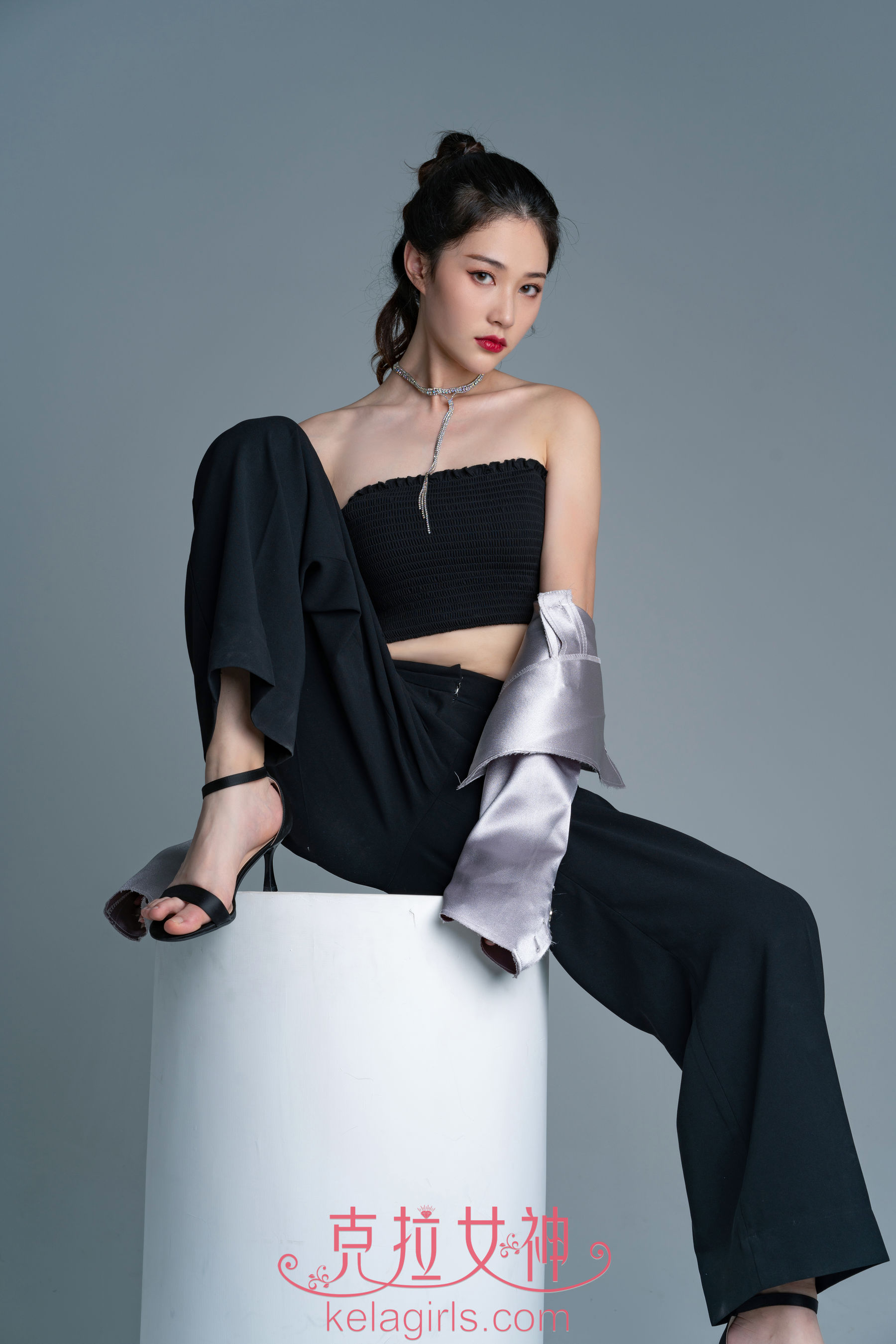 [克拉女神Kelagirls]  苏棠 酷拍裸足_第3张