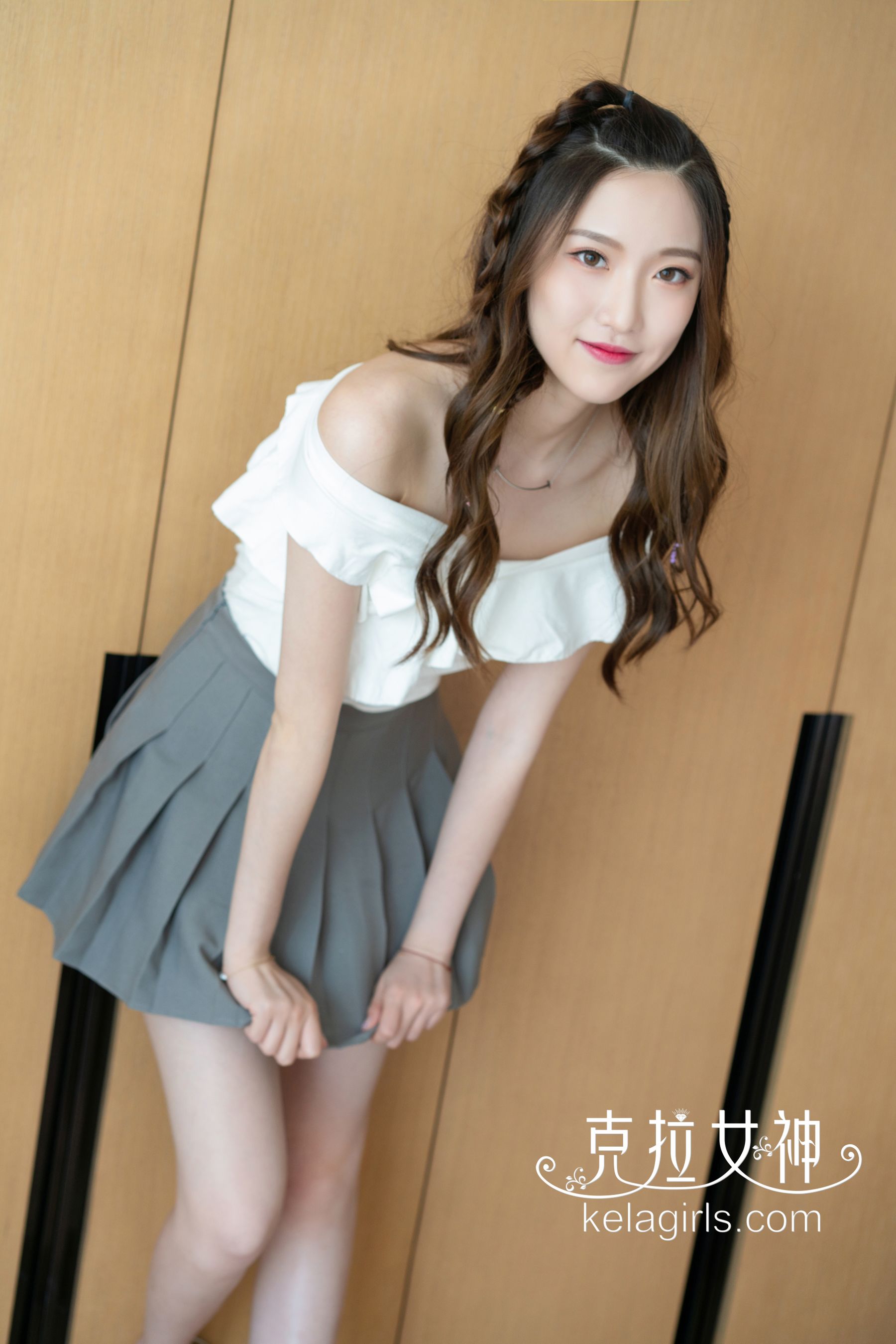 [克拉女神Kelagirls]  芊芊 玉腿横陈_第2张