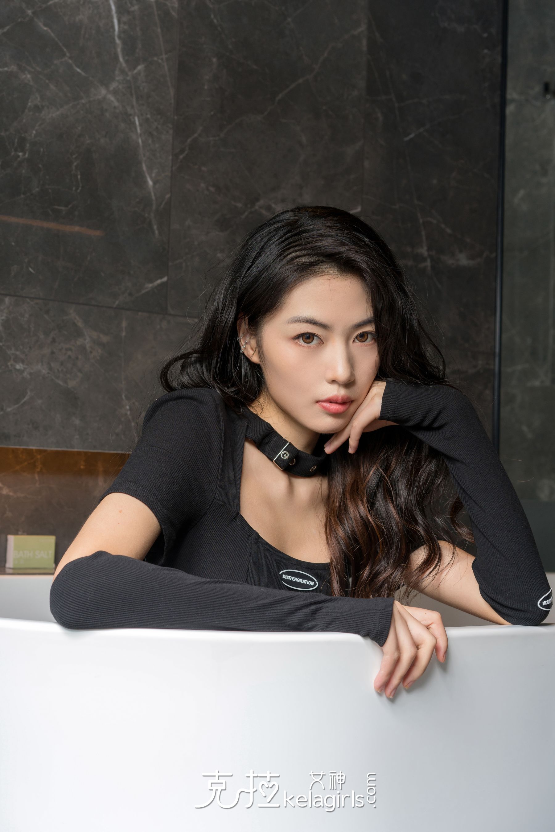 [克拉女神Kelagirls]  纪轩 酷炫秀足_第2张