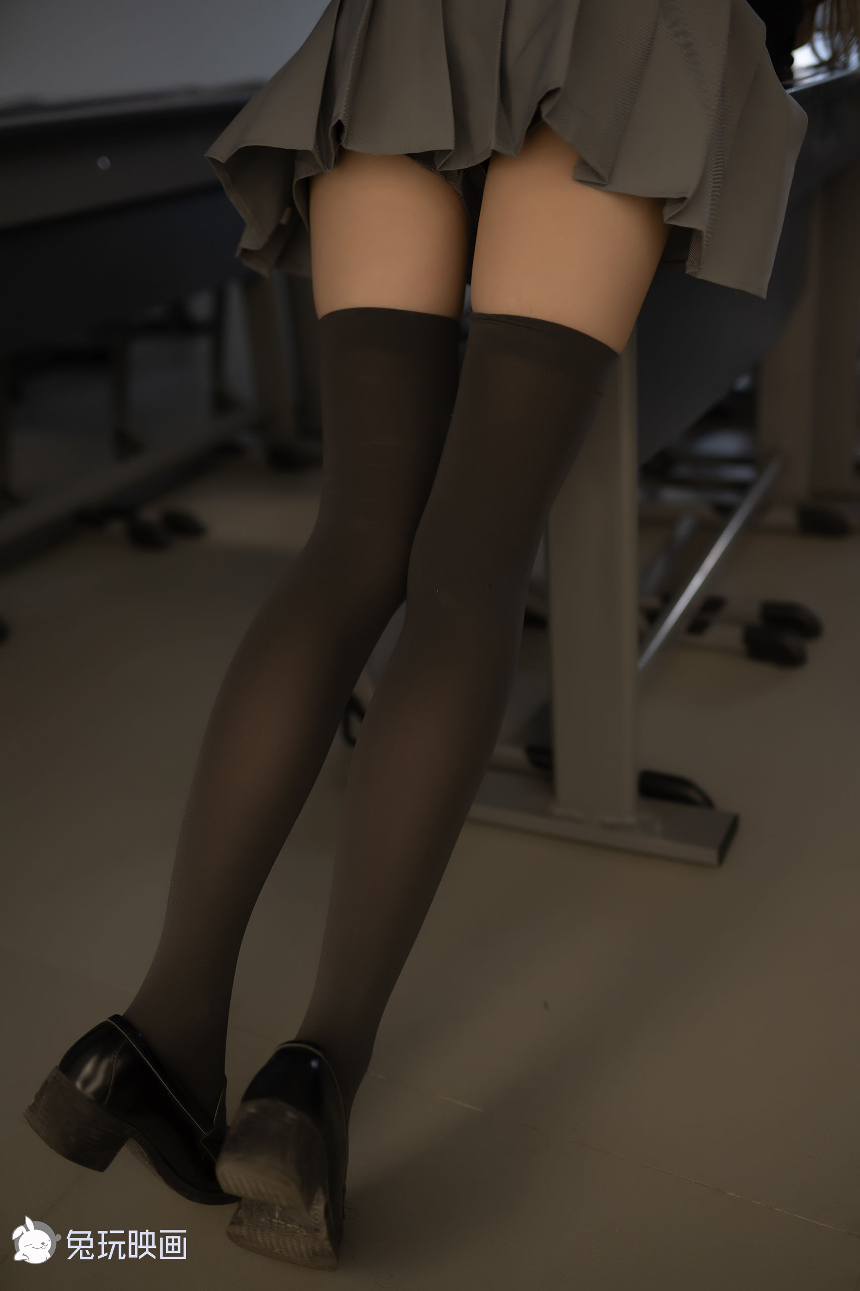 [兔玩映画] - 下课后趴桌子_第1张