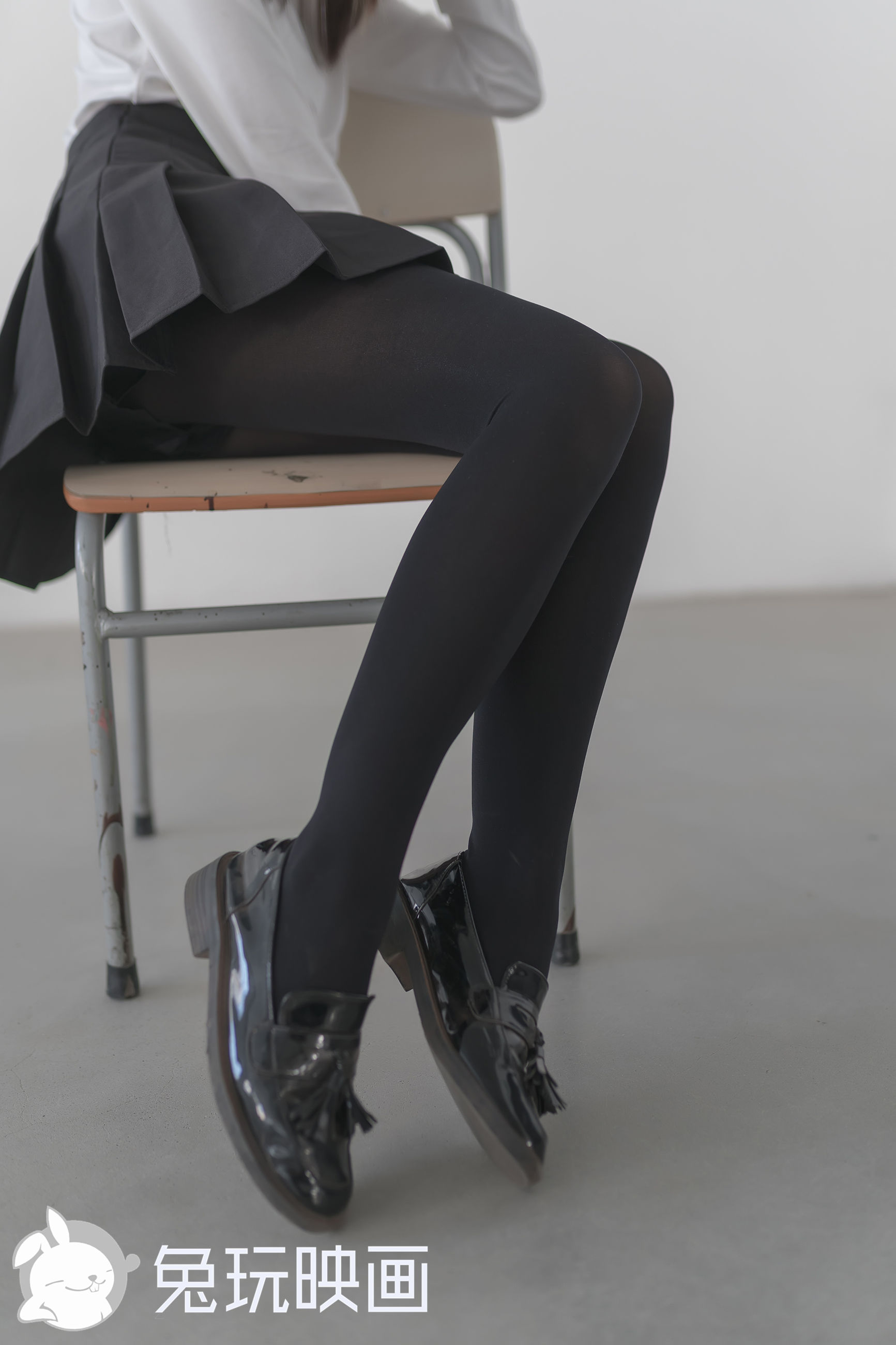 [兔玩映画] - 冬天里的黑袜_第2张