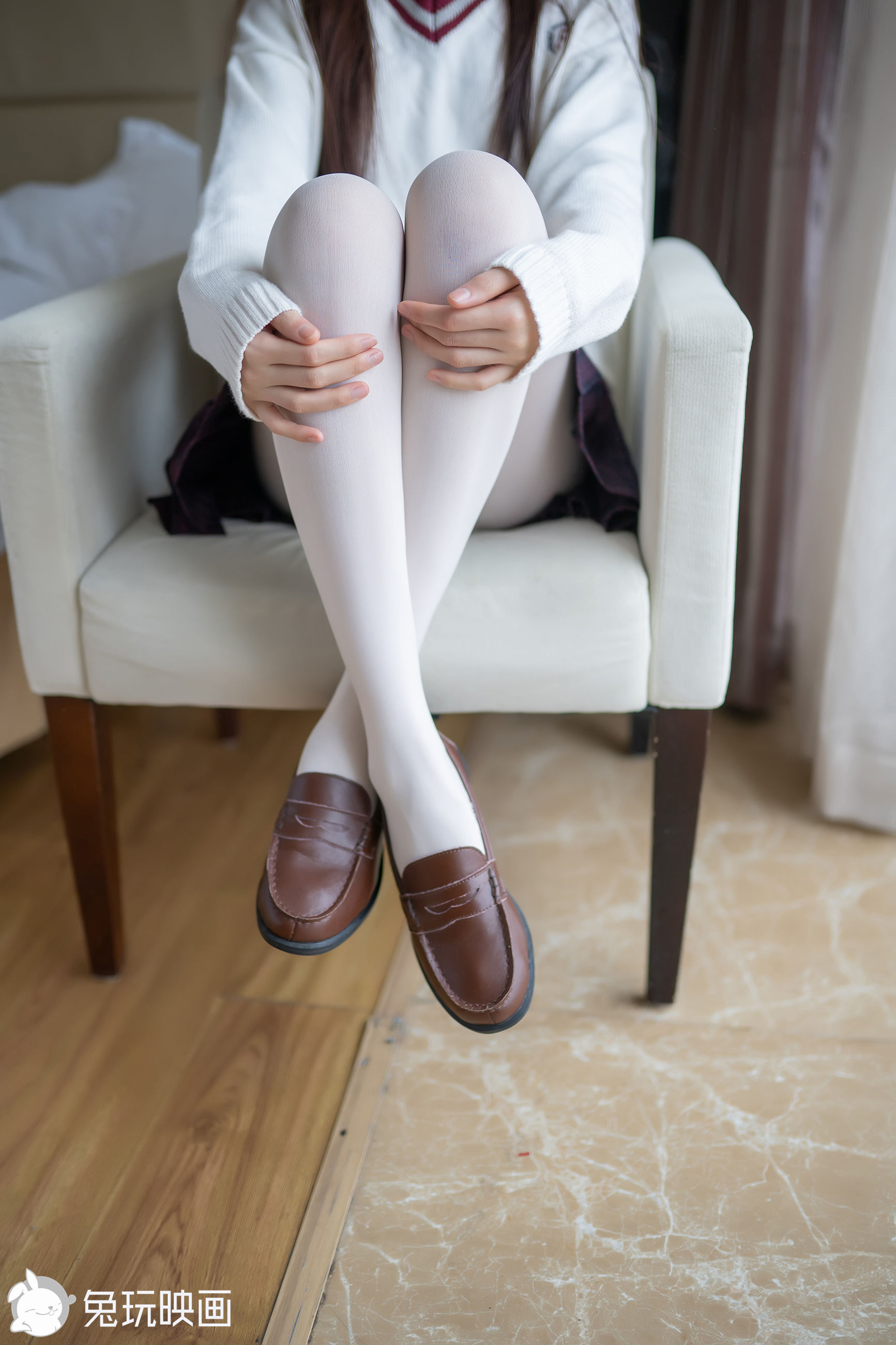 [兔玩映画] - 制服妹妹的小细腿_第1张