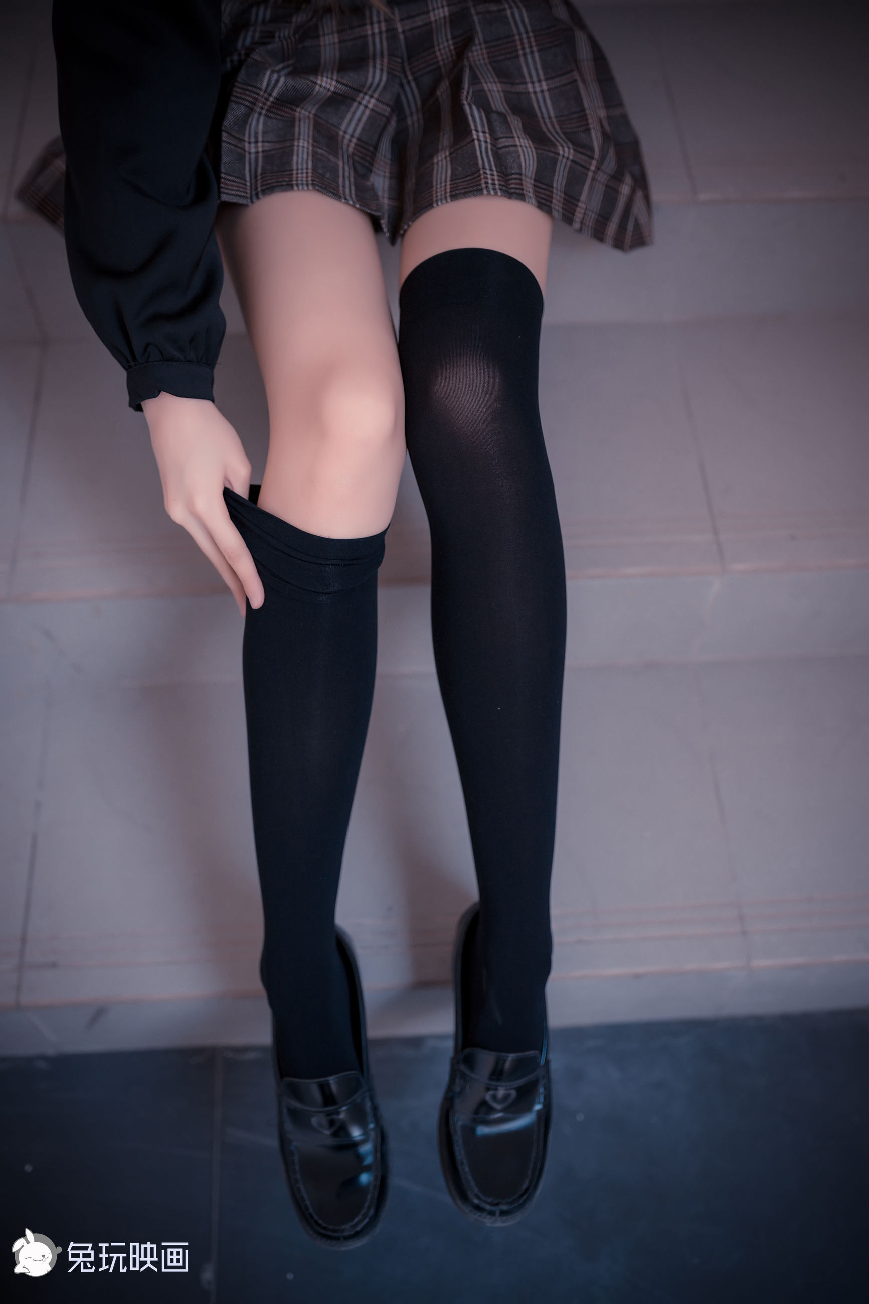 [兔玩映画] - 制服裙的绝对领域_第2张