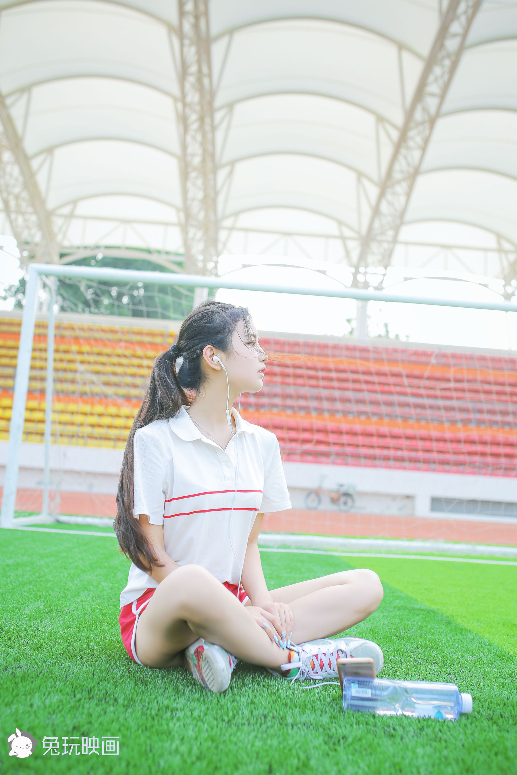 [兔玩映画] - 去操场上来一场偶遇吧_第1张