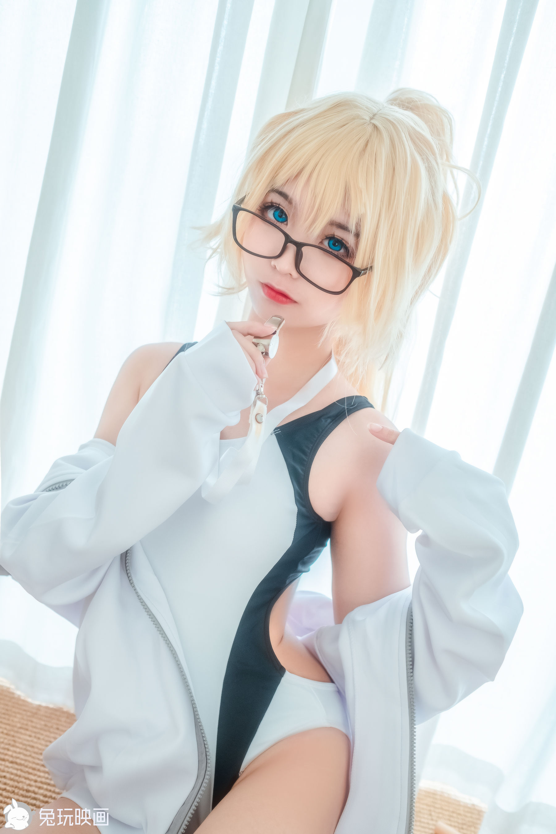 [兔玩映画] - 夏日泳装 Vol.043 眼镜娘_第1张