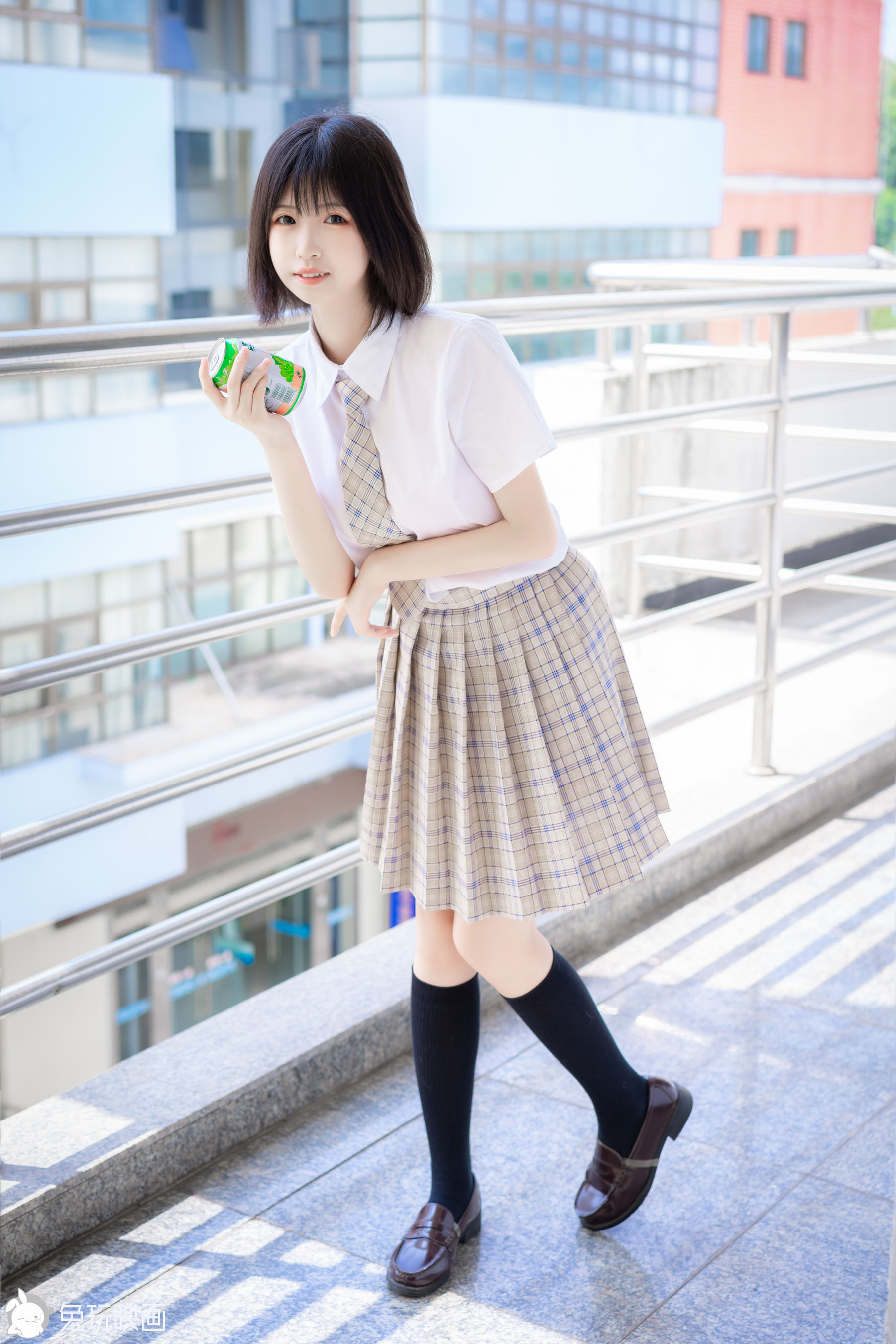 [兔玩映画] - 教室走廊外的JK_第1张