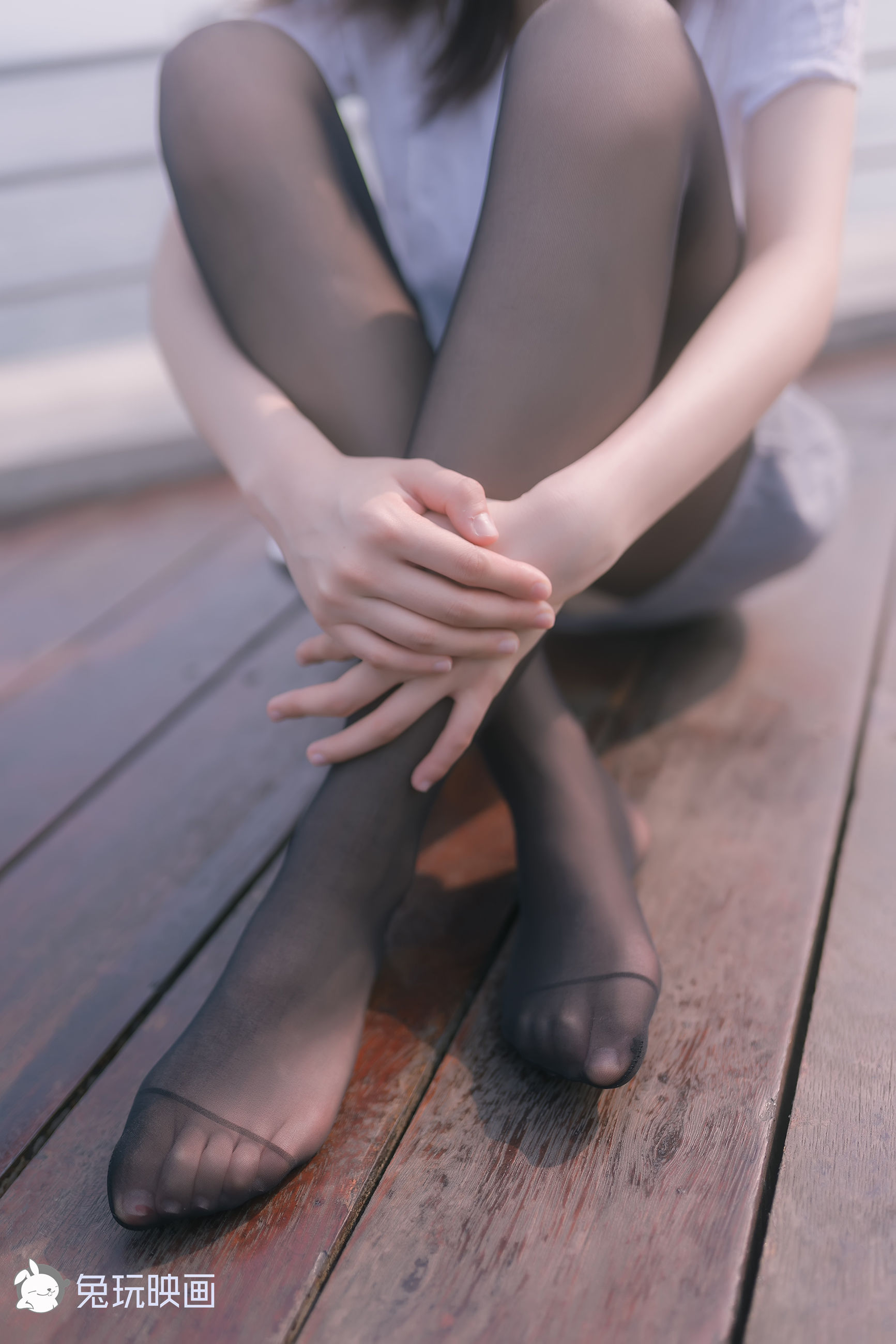 [兔玩映画] - 河边的黑丝_第2张