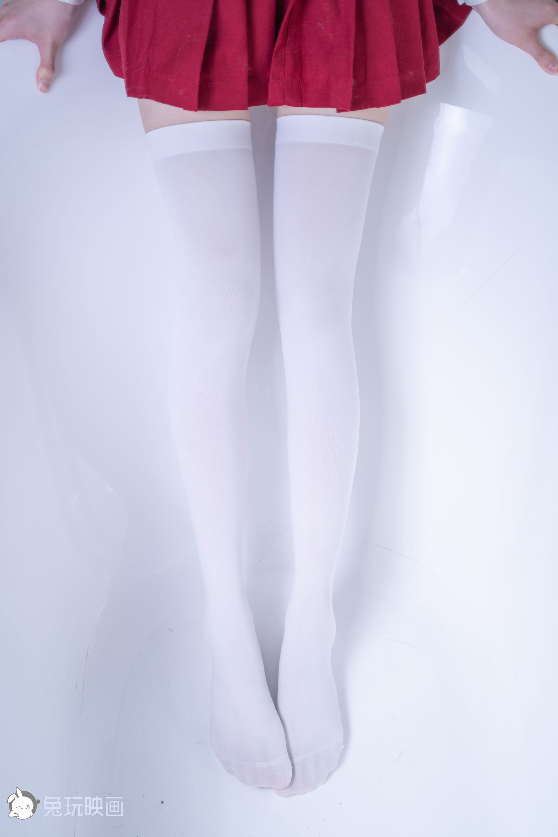 [兔玩映画] - 浴缸里的红裙白丝_第1张