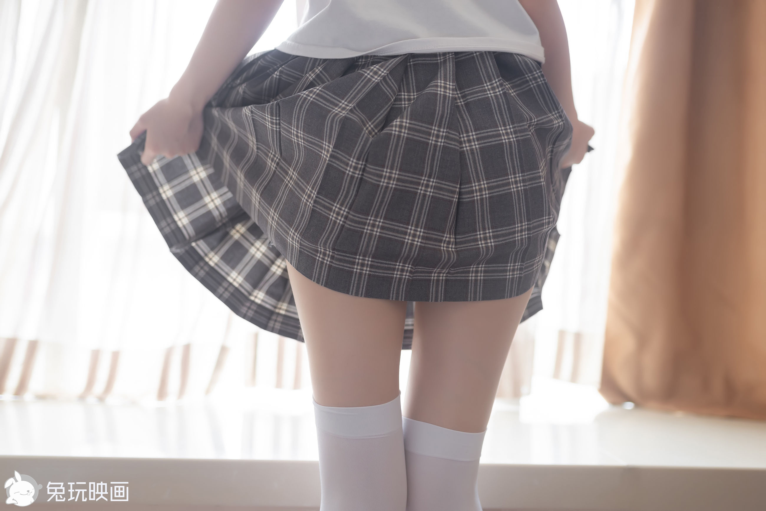 [兔玩映画] - 灰色格裙和白丝_第4张