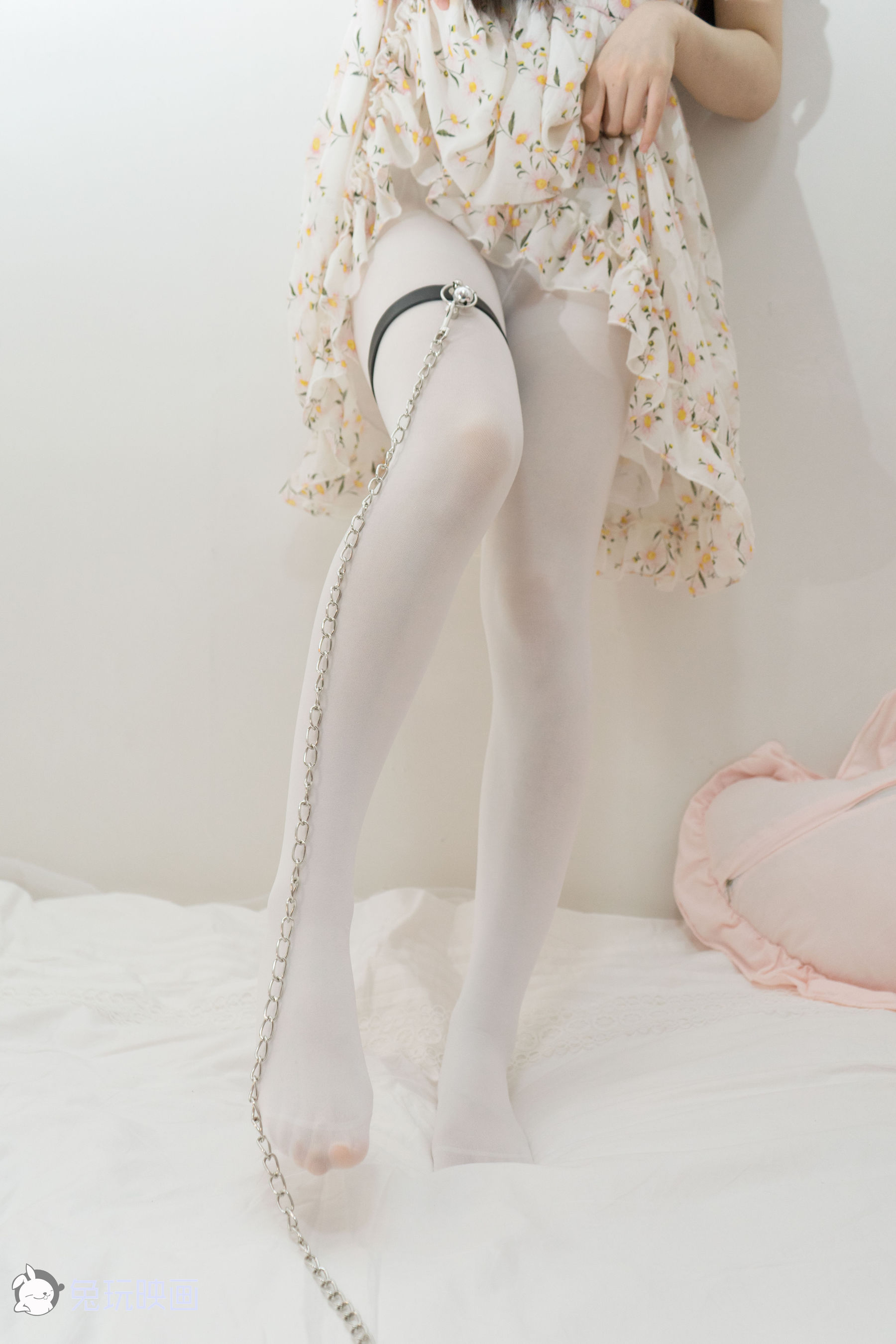 [兔玩映画] - 白丝链_第1张