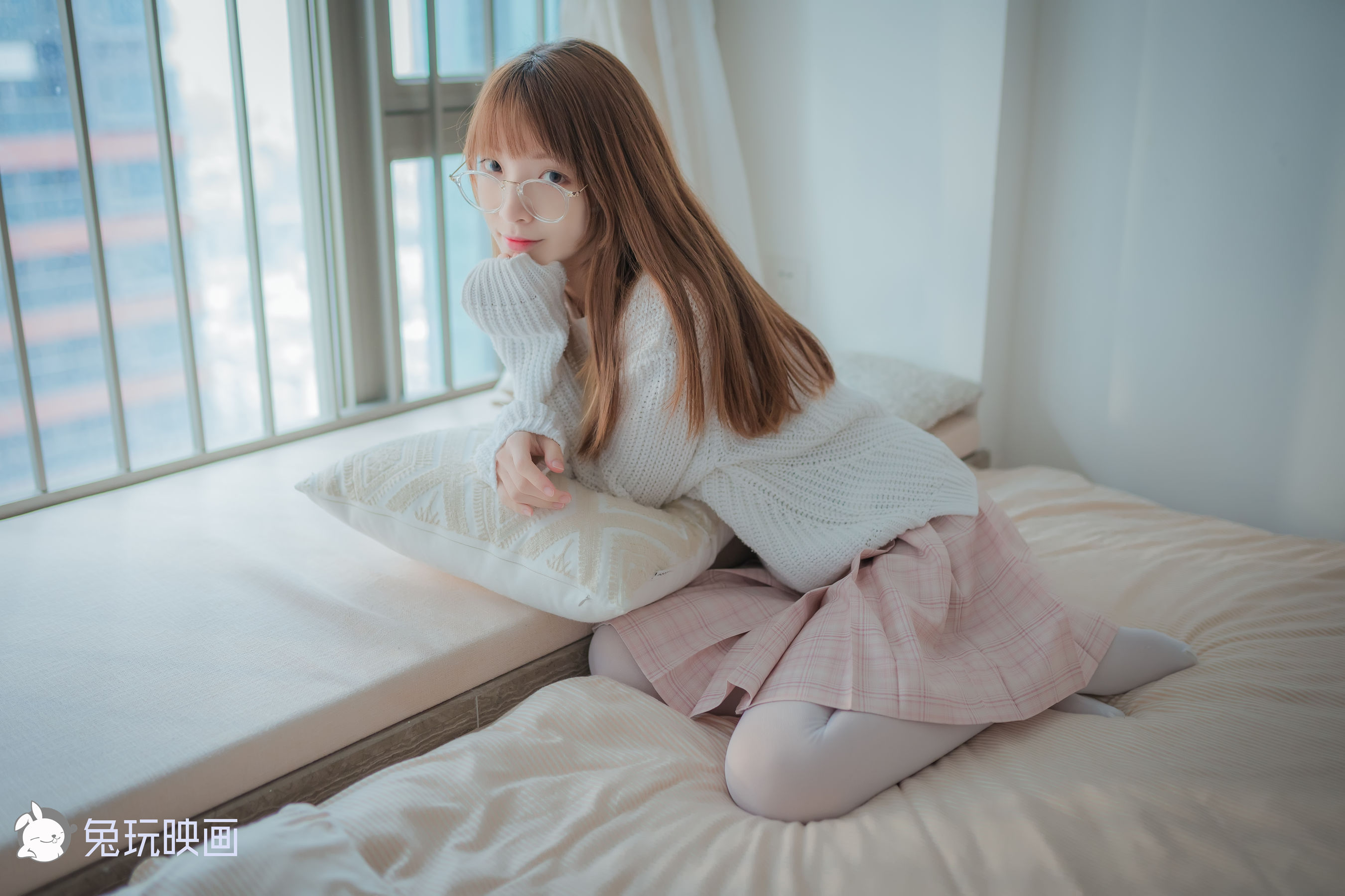 [兔玩映画] - 粉格裙的眼镜娘_第4张