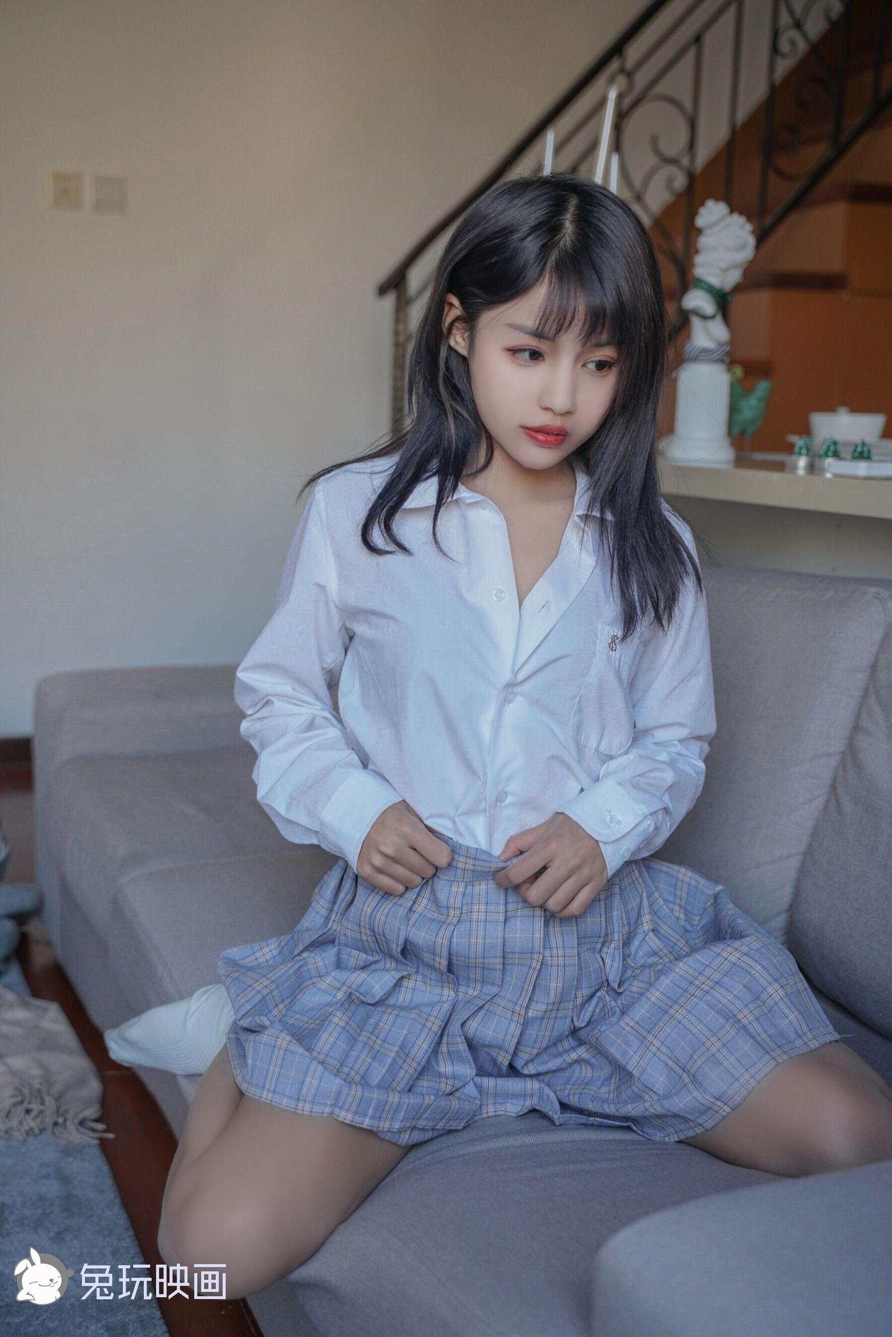 [兔玩映画] - 裸腿制服裙_第1张