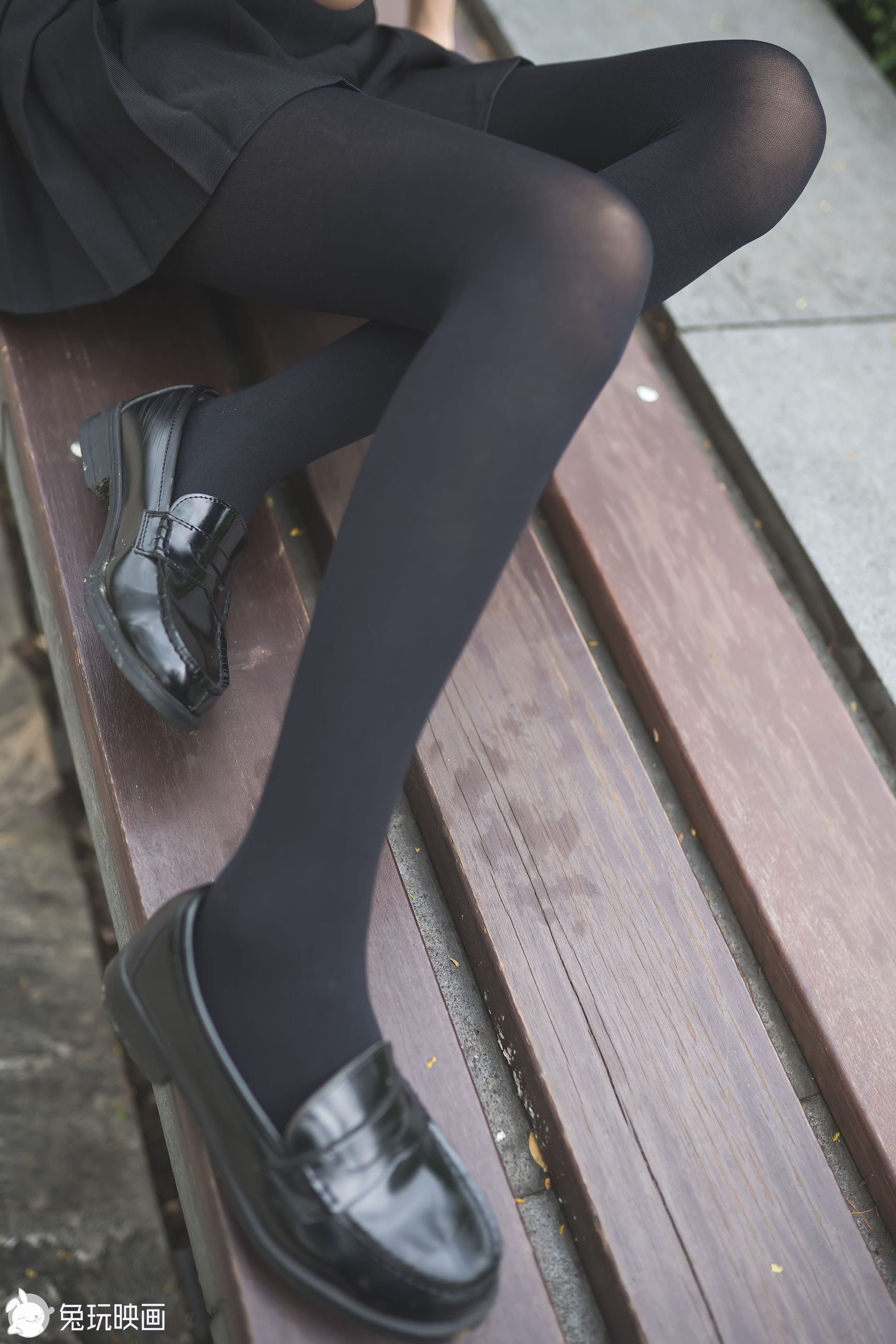 [兔玩映画] - 黑色系小细腿_第2张