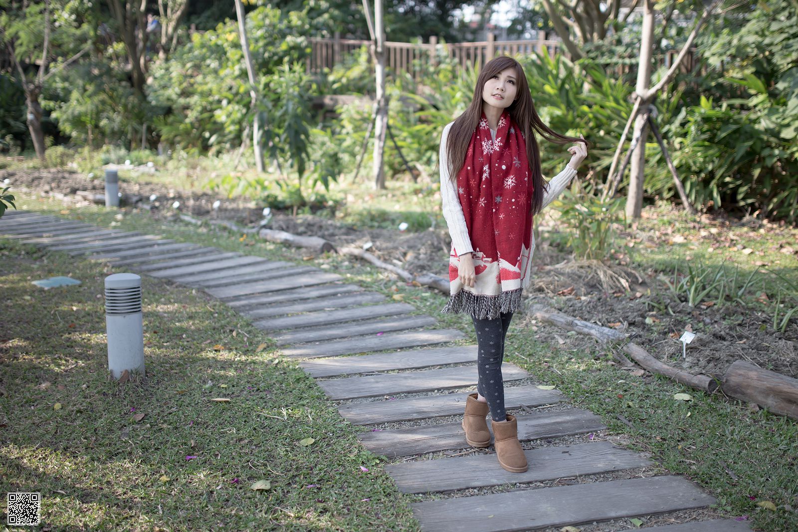 台湾正妹張雅筑Chu《客家文化園區外拍》_第1张