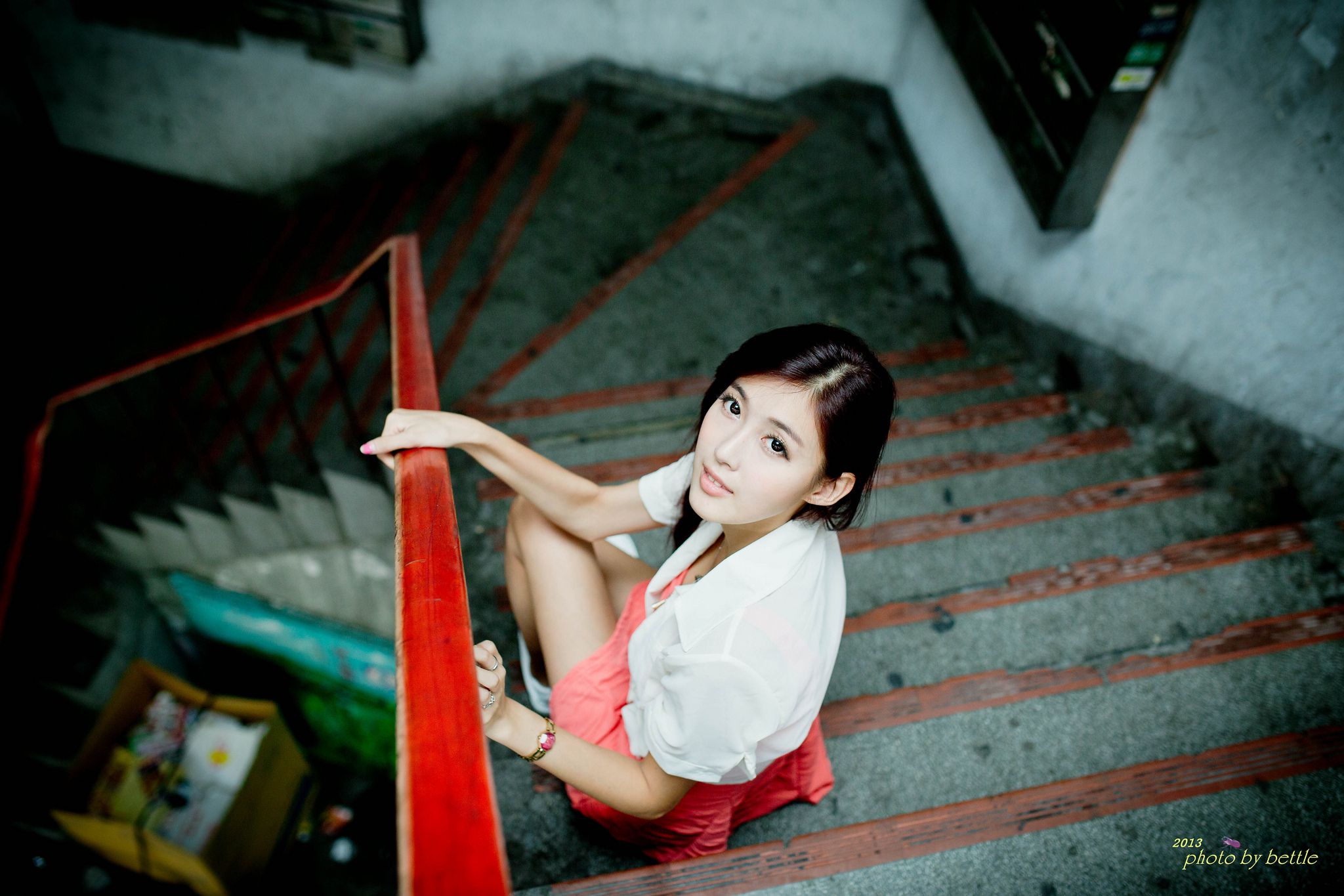 廖挺伶/Kila晶晶《街拍粉嫩连衣裙系列》_第2张