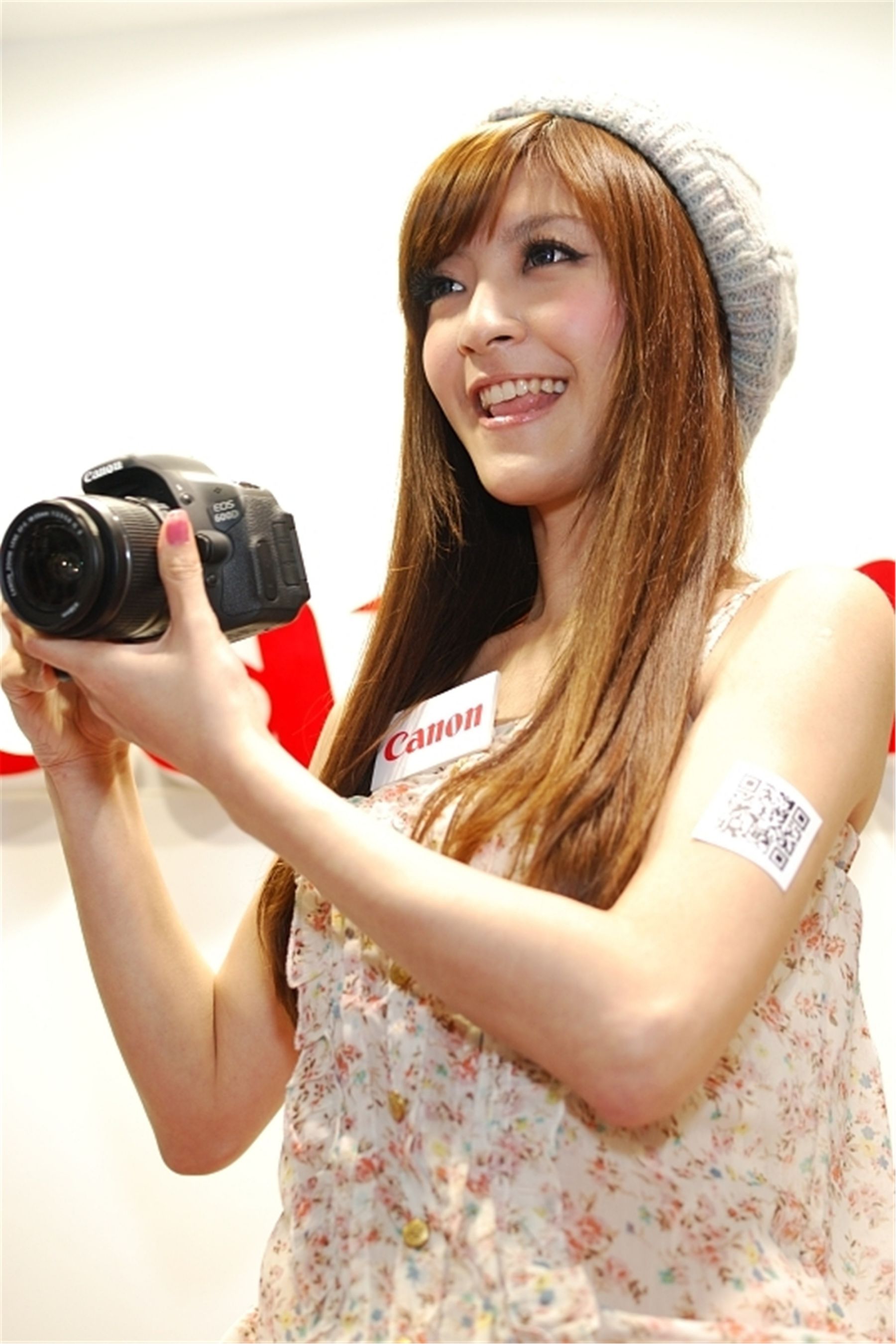 台湾正妹蓓蓓《春季电脑展》图片合集_第1张