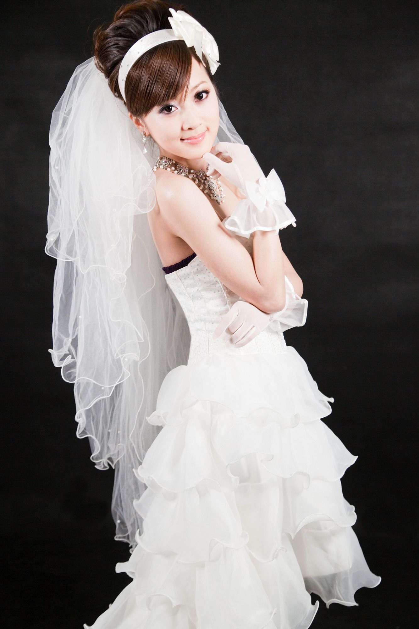 张允霏/果子MM《創意婚紗潮流風》_第3张