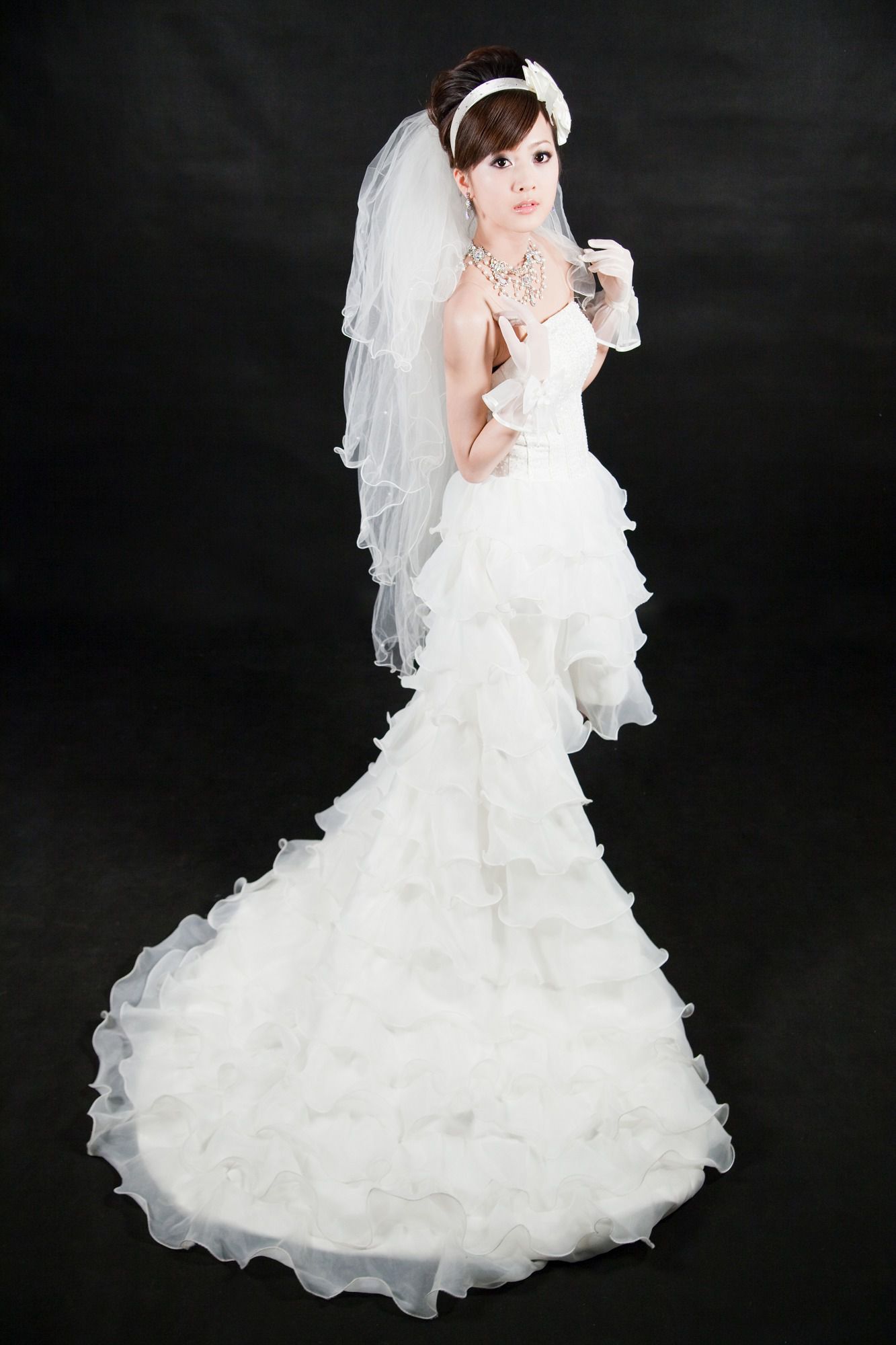 张允霏/果子MM《創意婚紗潮流風》_第4张