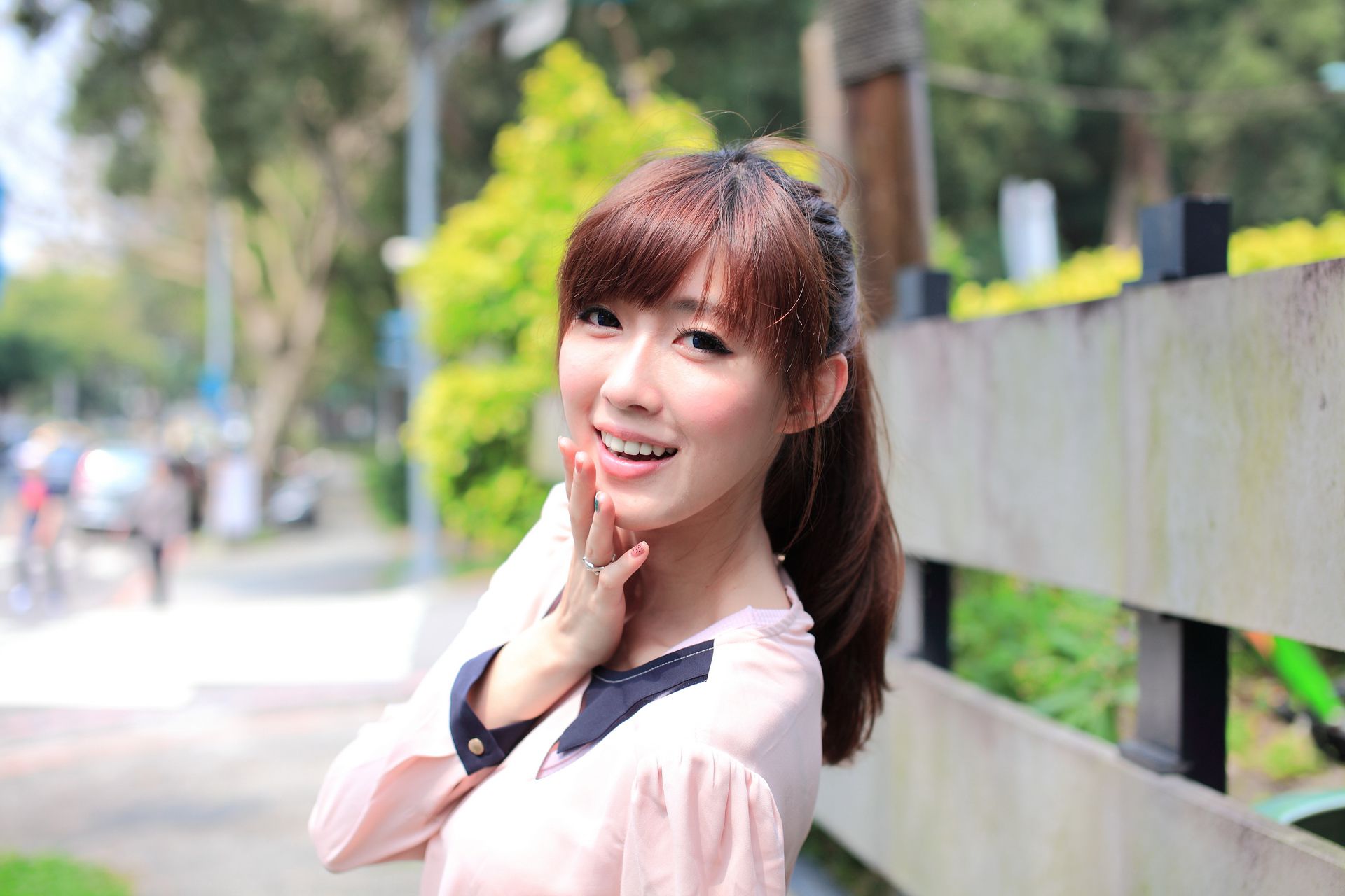 Kila晶晶/金允乔《2组超短裙街拍》_第2张