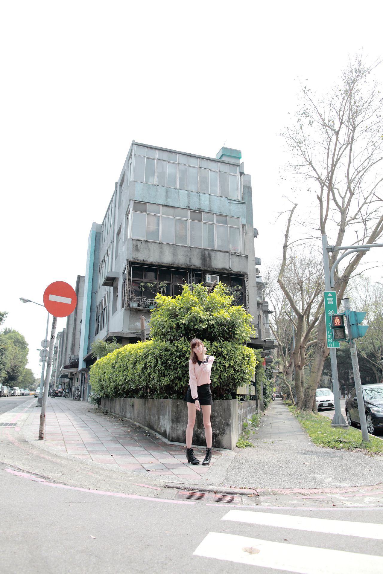 Kila晶晶/金允乔《2组超短裙街拍》_第3张