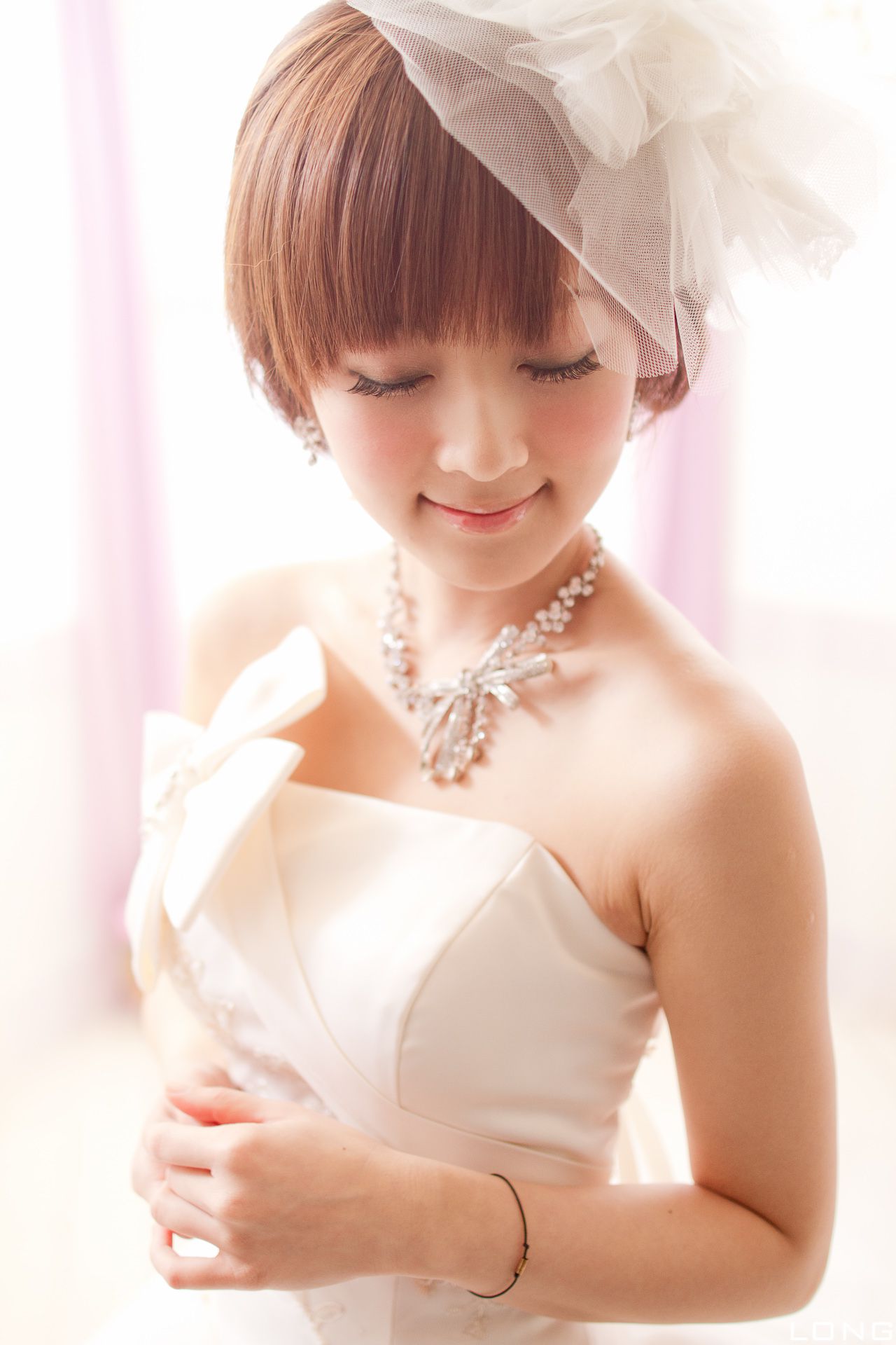 果子MM/张凯洁《棚拍婚纱》_第1张