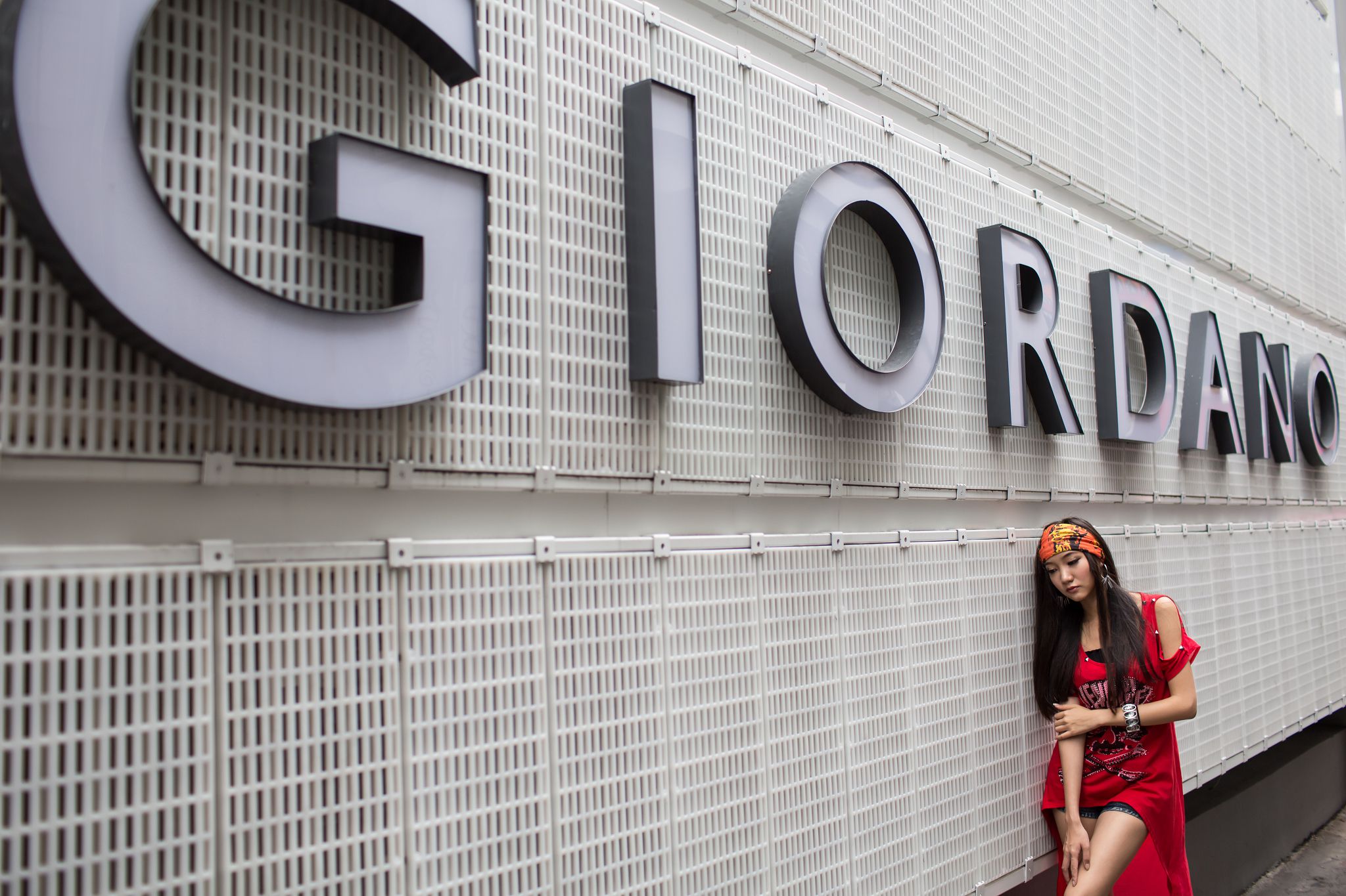 台湾腿模Tina陈思婷《美國街》街拍_第1张