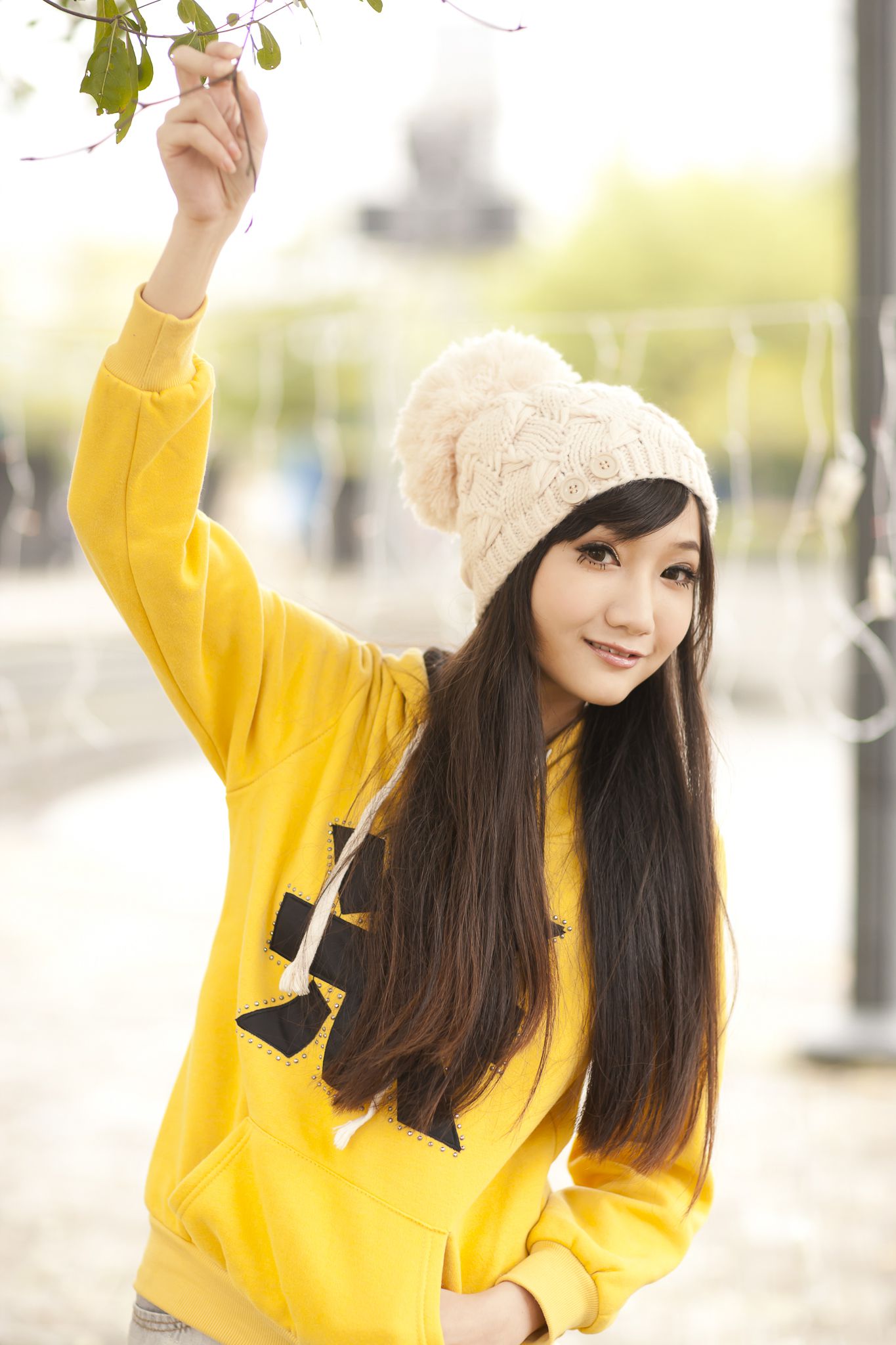 Tina李霜《黑丝街拍图片》写真合集_第1张