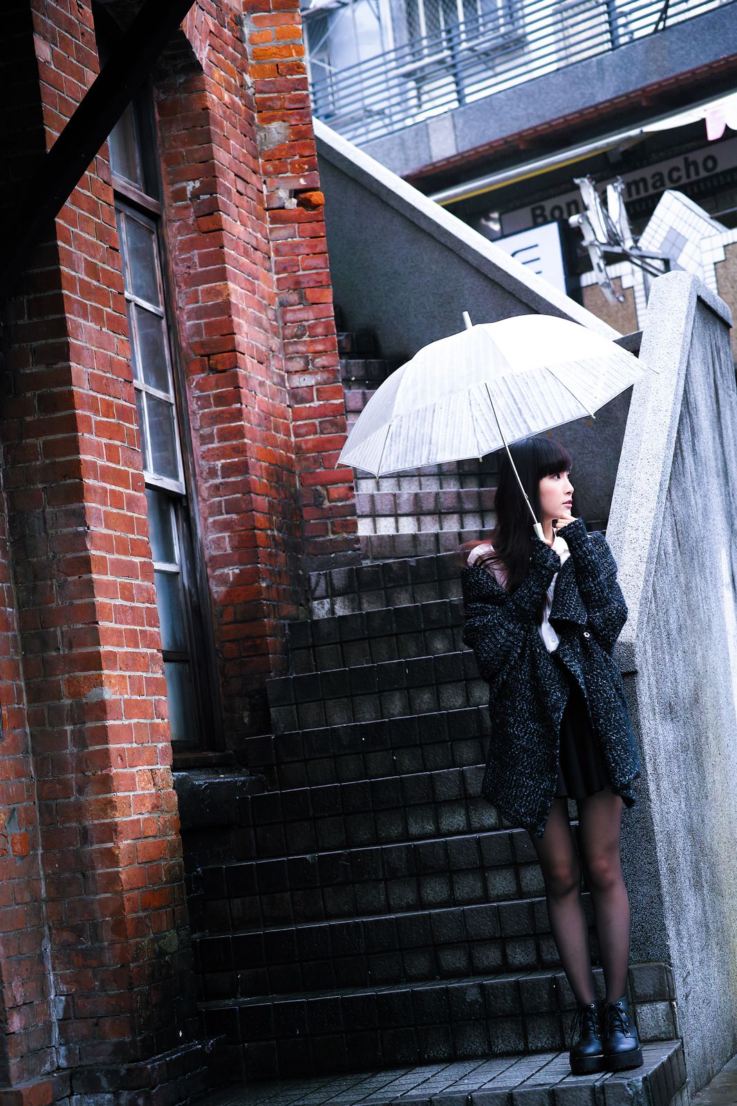 台湾美女胡佳妏Cora《西門町外拍》_第2张