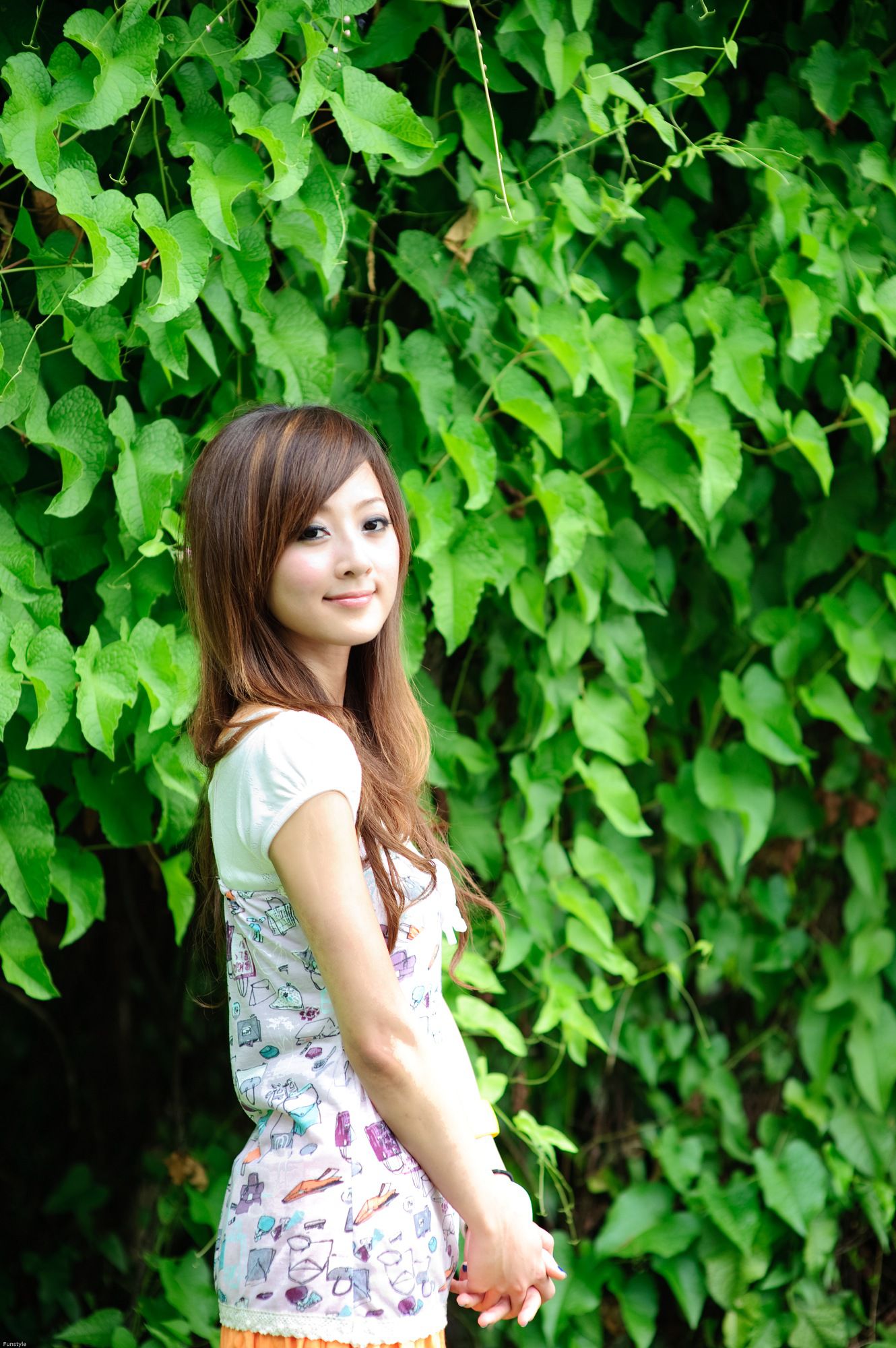 台湾正妹果子MM、小品、兔兔《國光社區外拍 I》_第5张