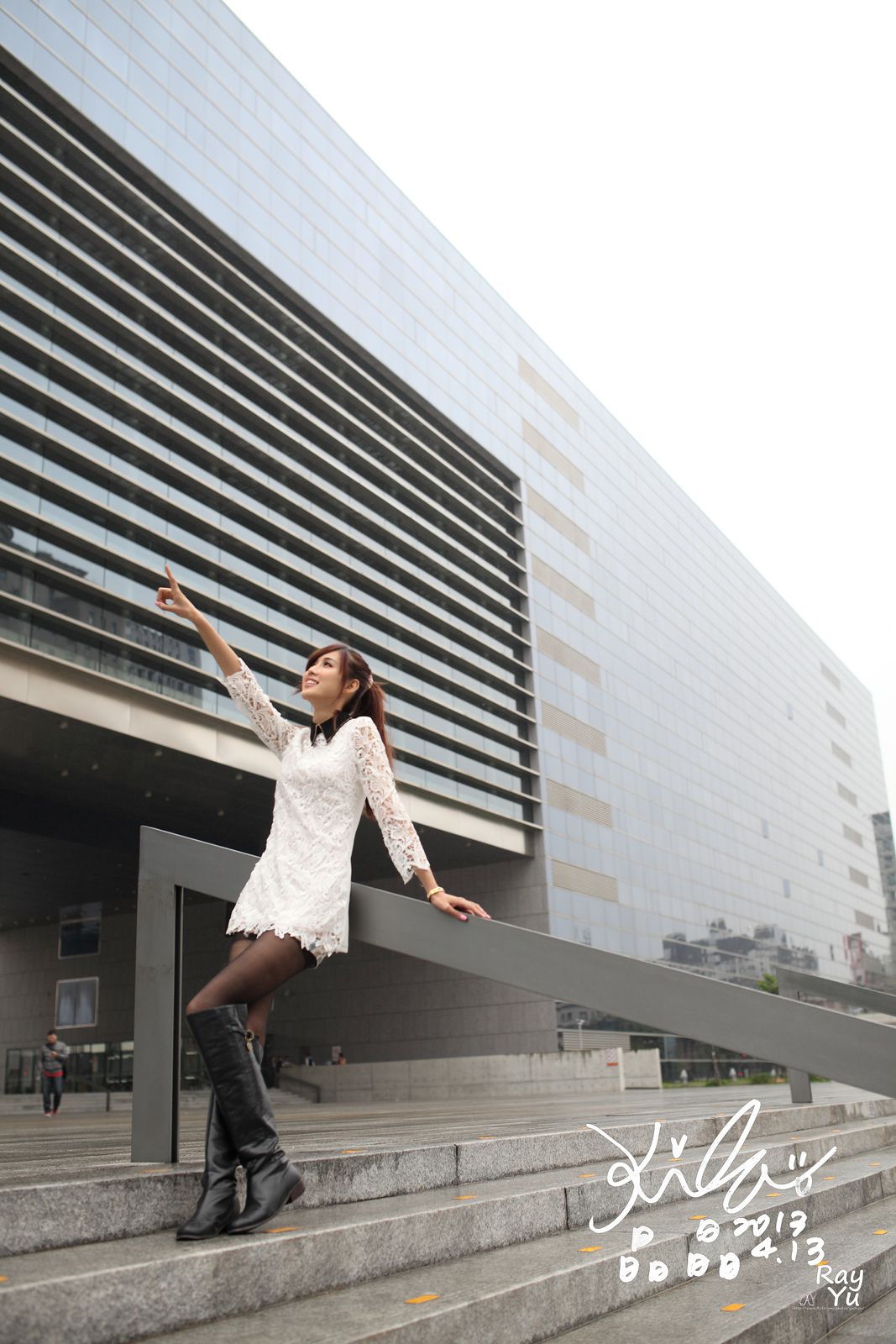 Kila晶晶/廖挺伶《2套黑丝街拍图片》_第2张