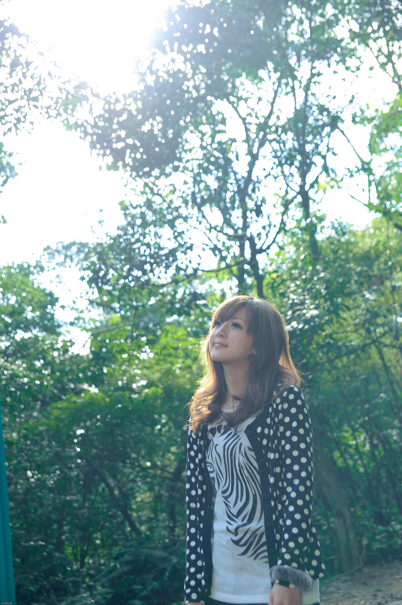 台湾女神果子MM《新山夢湖外拍》_第1张