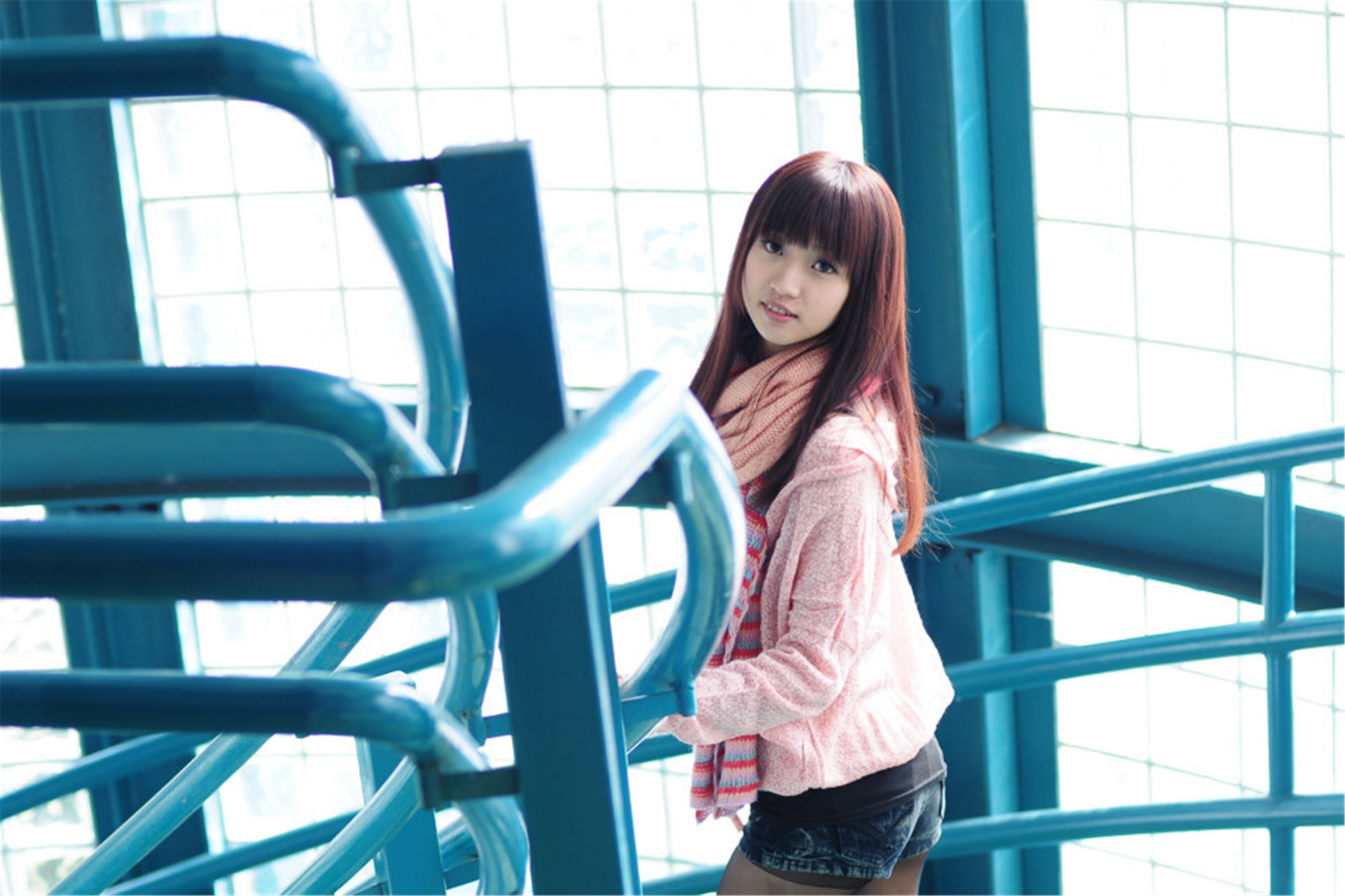 台湾妹子希希《可爱街拍图片》写真合集_第2张