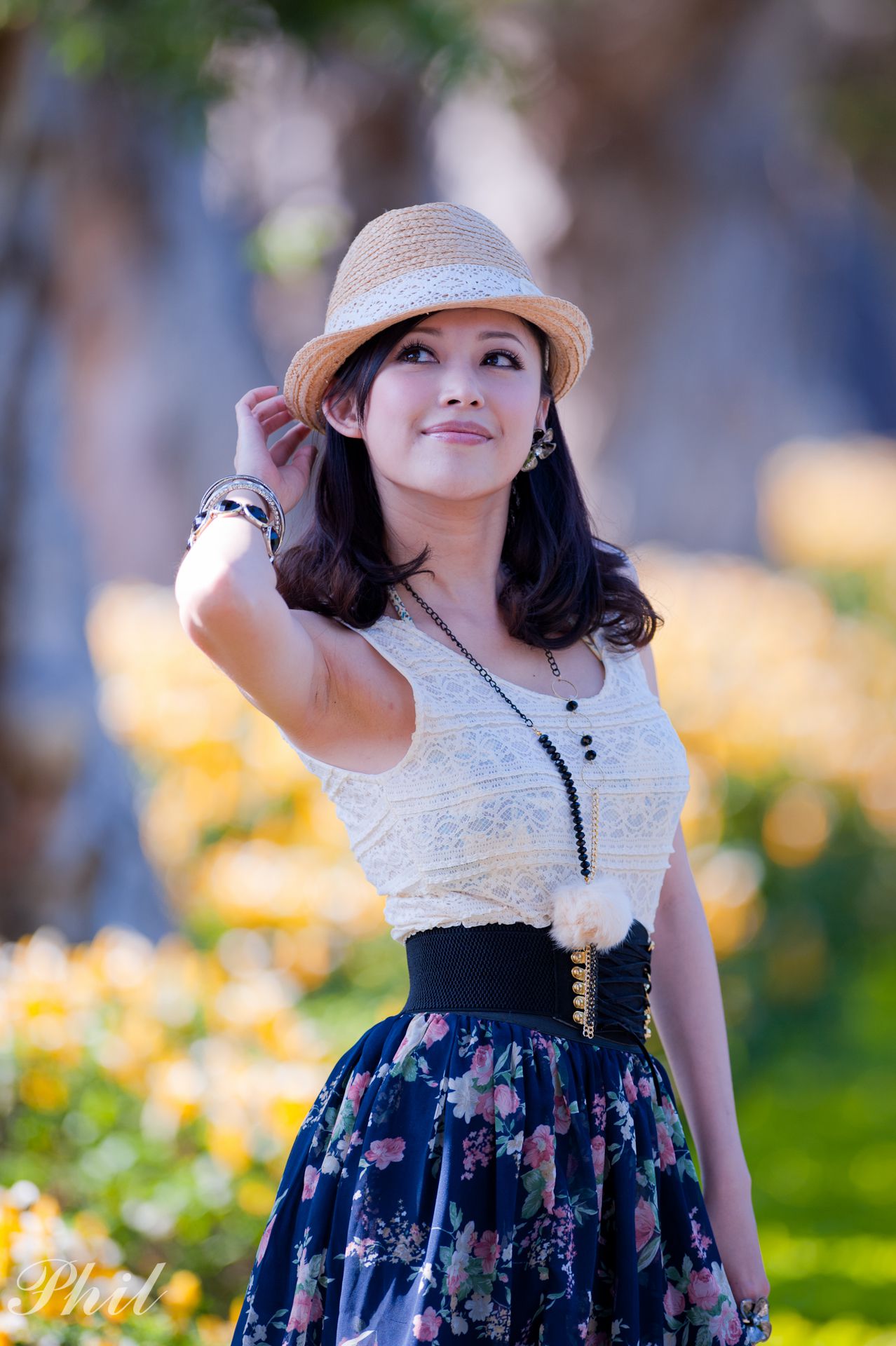 Beautyleg腿模Avy《连衣裙公园外拍》_第2张