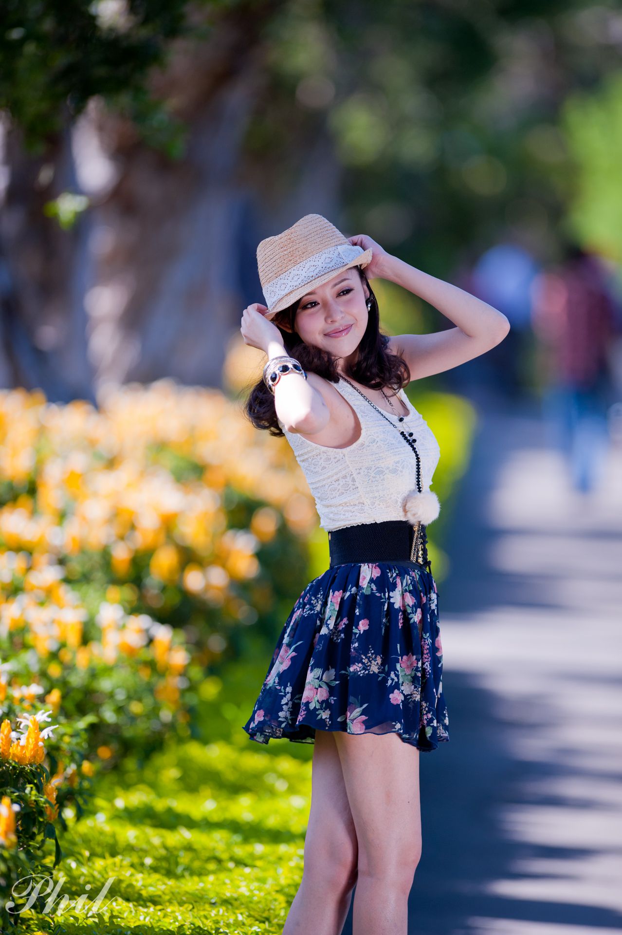 Beautyleg腿模Avy《连衣裙公园外拍》_第3张