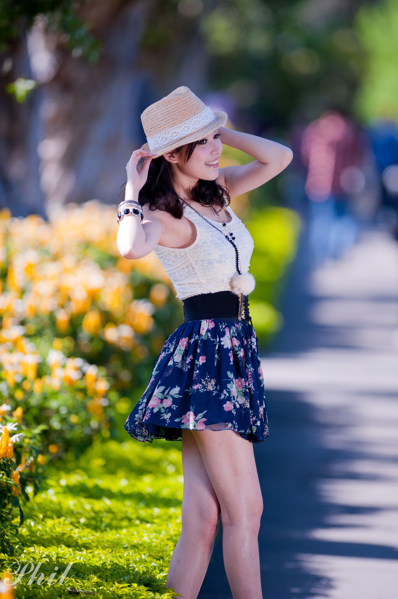 Beautyleg腿模Avy《连衣裙公园外拍》_第4张