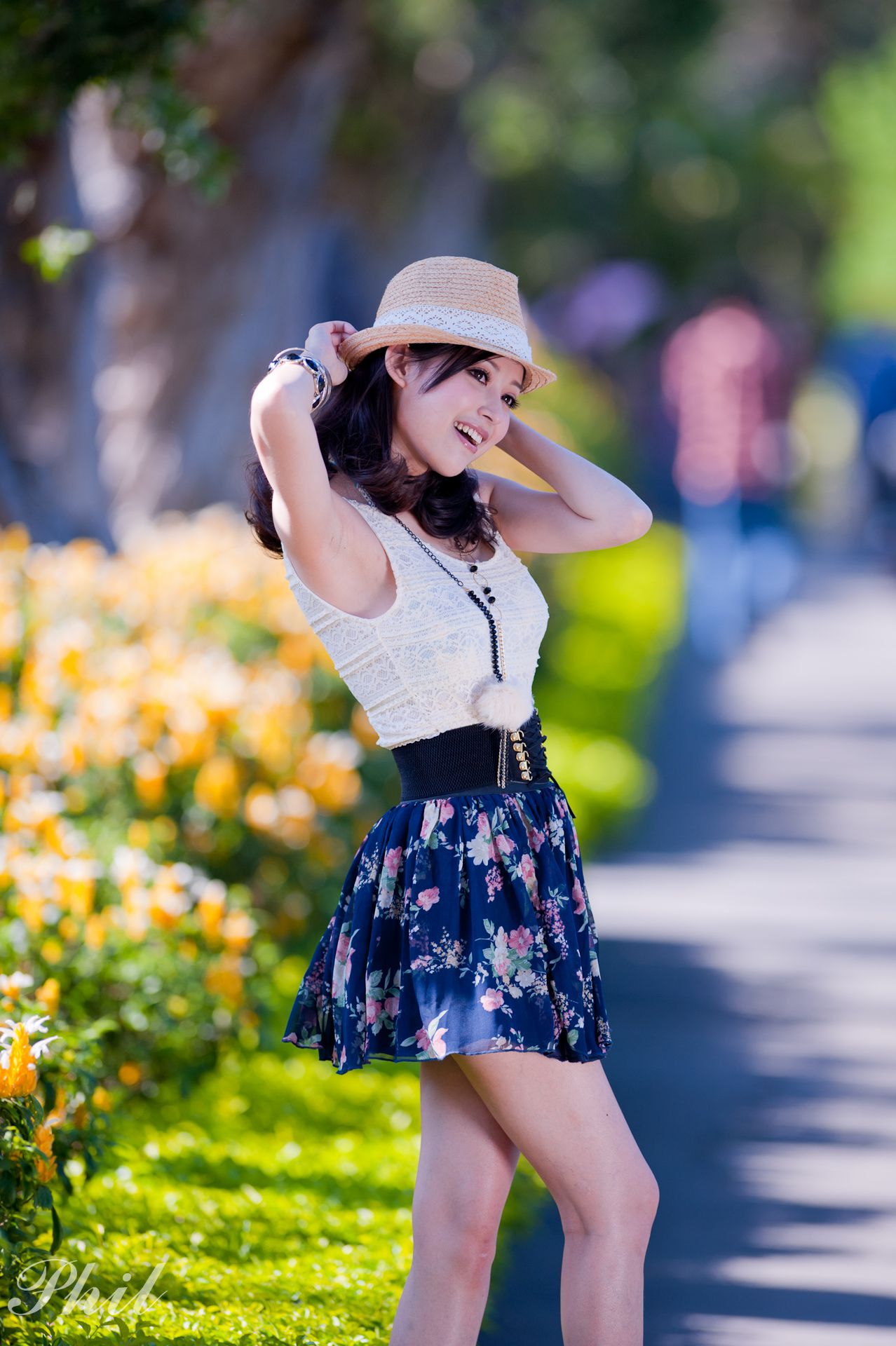 Beautyleg腿模Avy《连衣裙公园外拍》_第5张