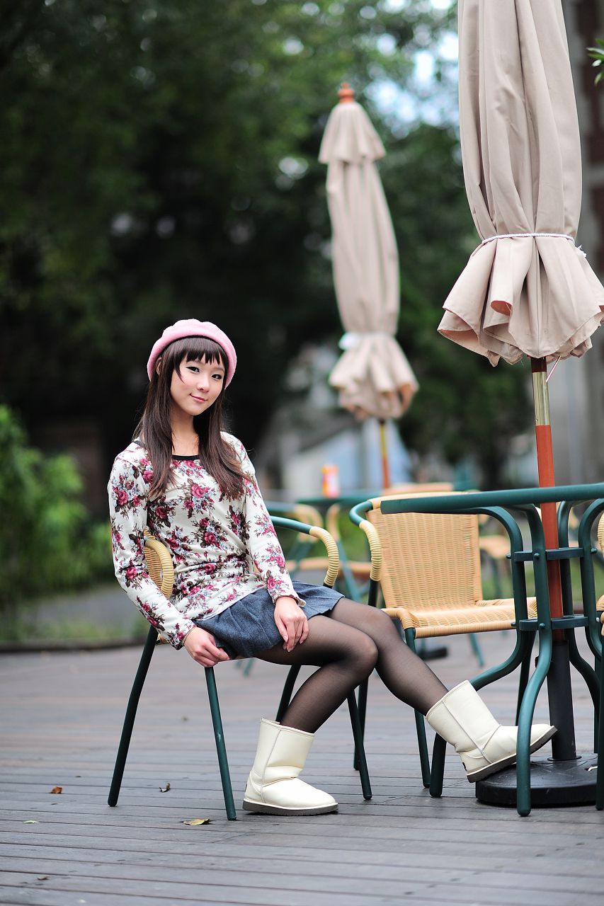 台湾黑丝芭比娃娃美女外拍_第1张