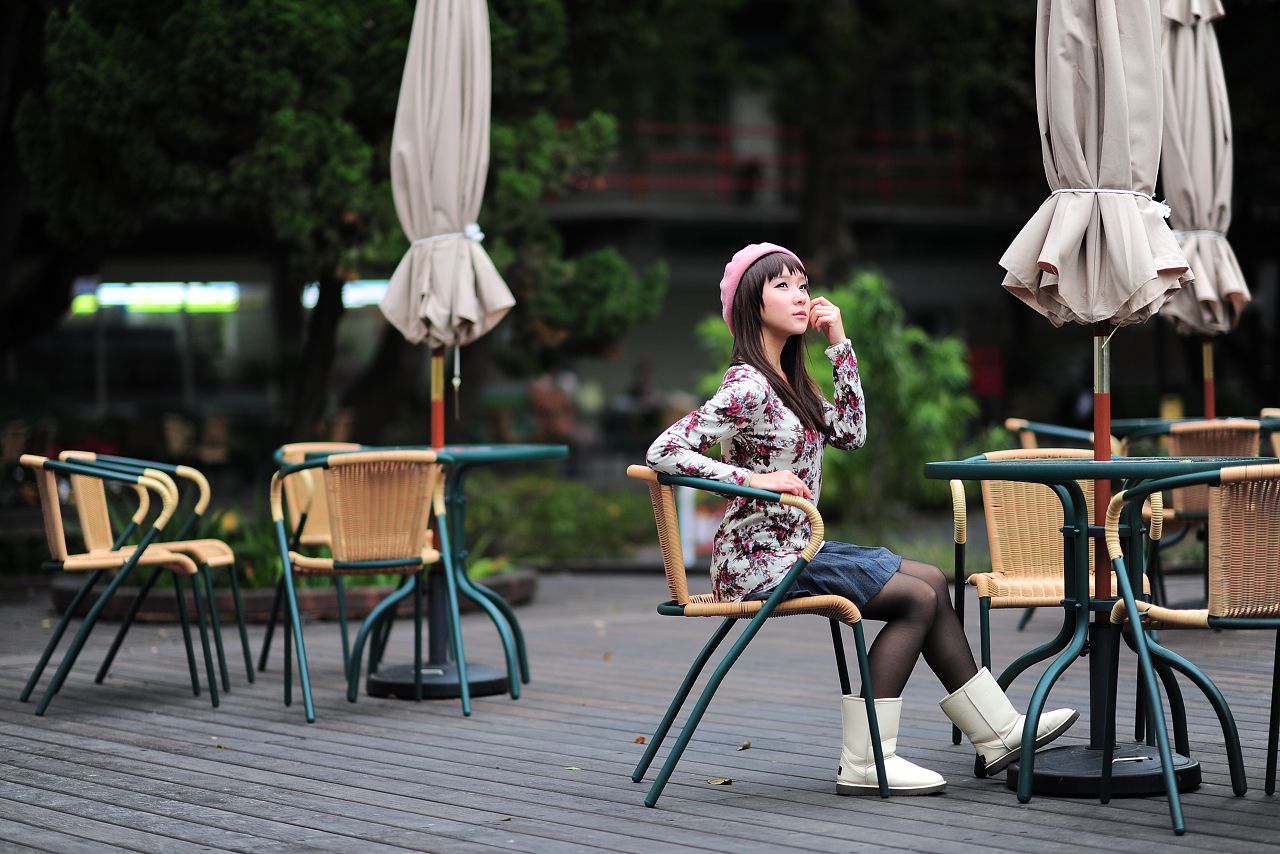 台湾黑丝芭比娃娃美女外拍_第4张